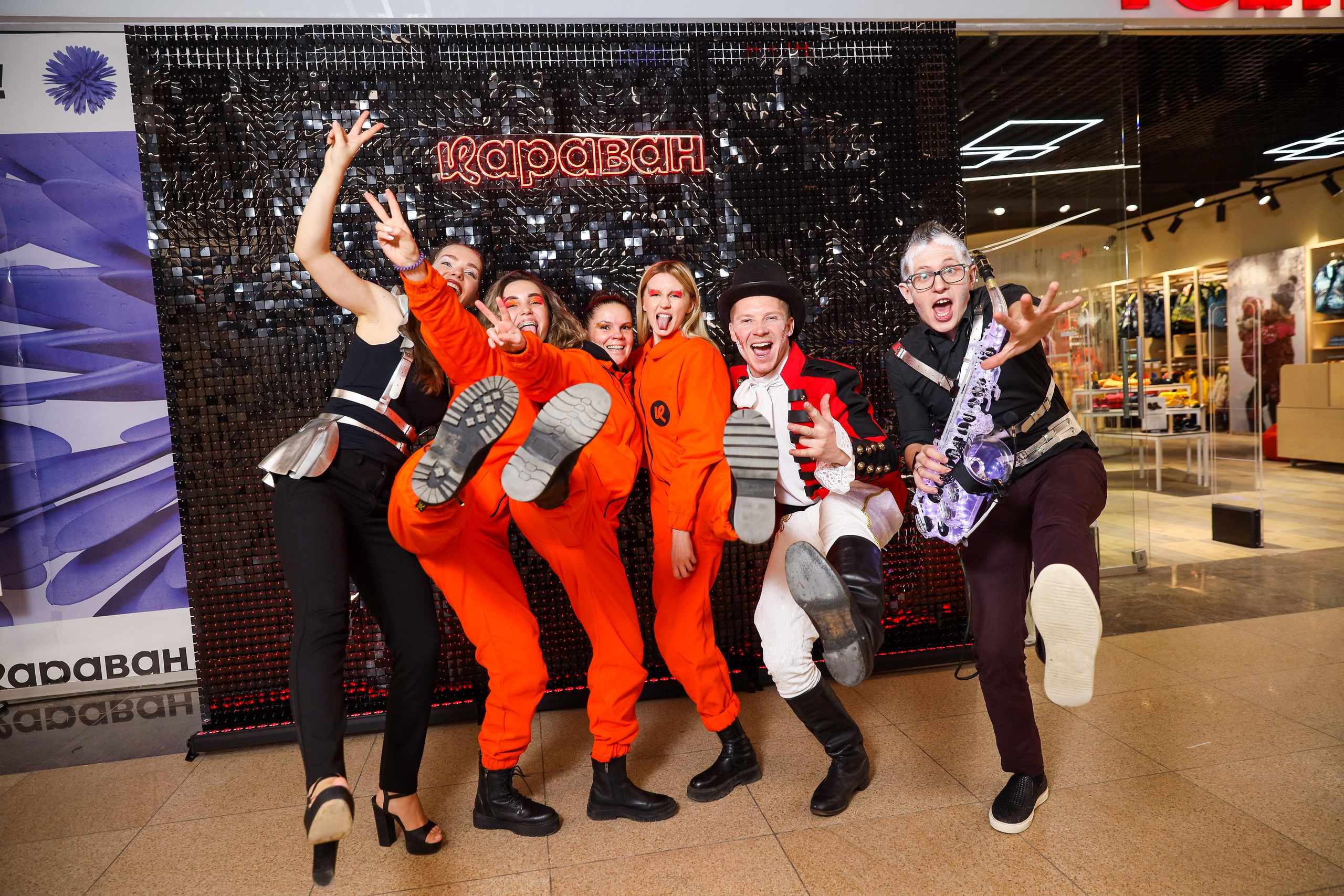 Фотомозаїка на 580 фото для ТРЦ Караван. Аренды интерактивных фотозон в Харькове