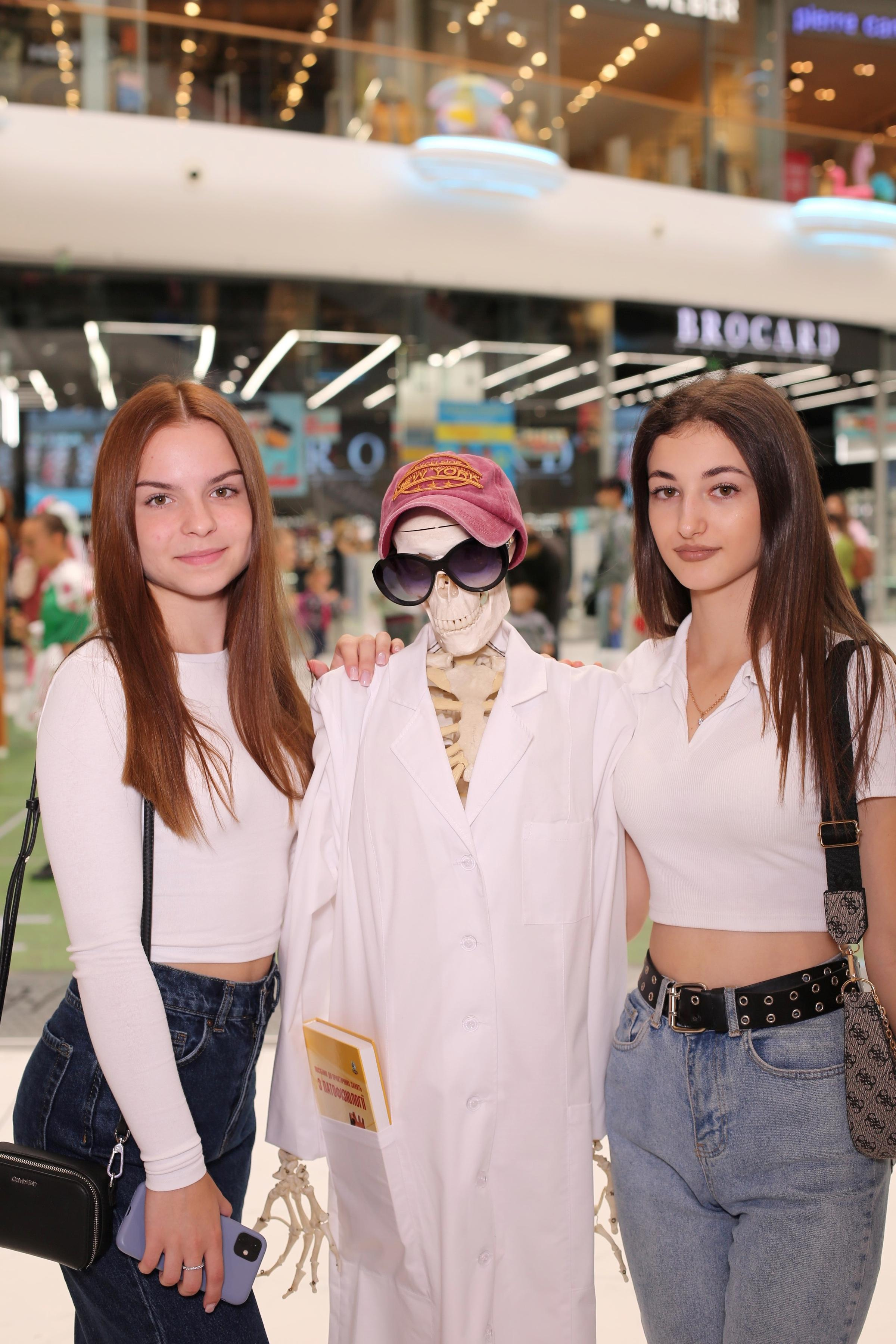 911 для НФАУ. Аренды интерактивных фотозон в Харькове