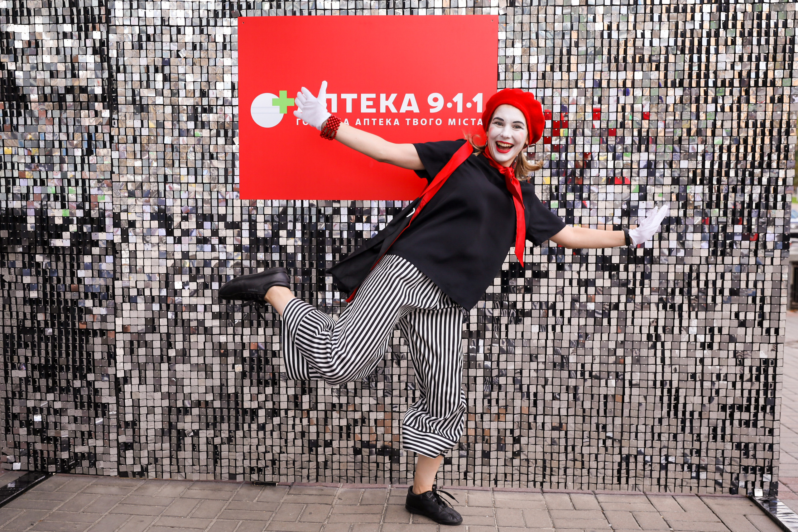 Аптека 911 (Фотомозаїка). Аренды интерактивных фотозон в Харькове