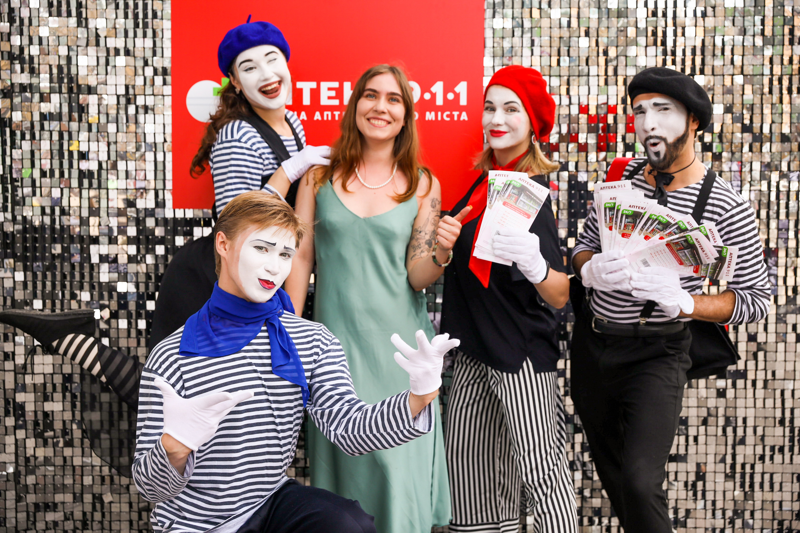 Аптека 911 (Фотомозаїка). Аренды интерактивных фотозон в Харькове