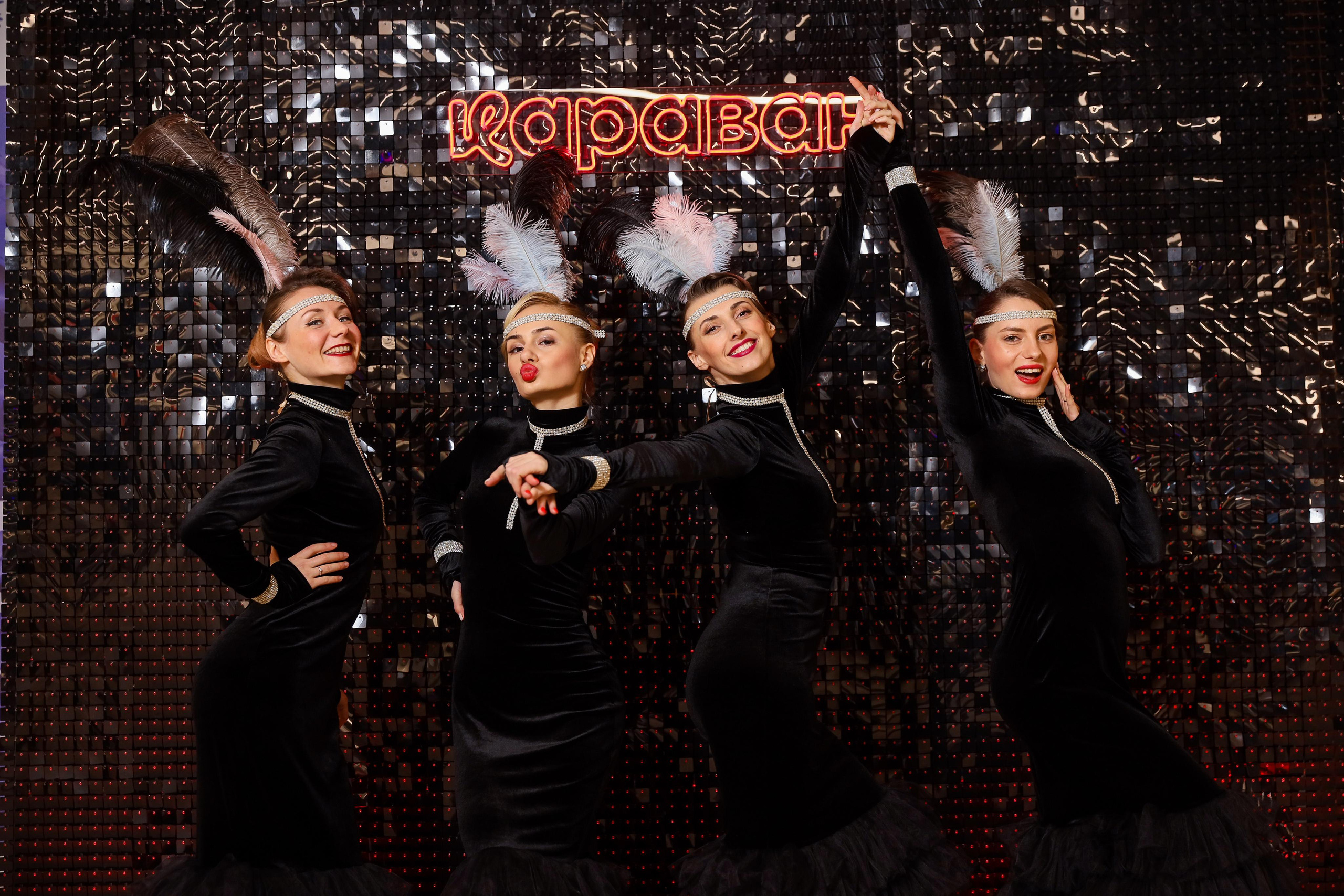 Фотомозаїка на 580 фото для ТРЦ Караван. Аренды интерактивных фотозон в Харькове