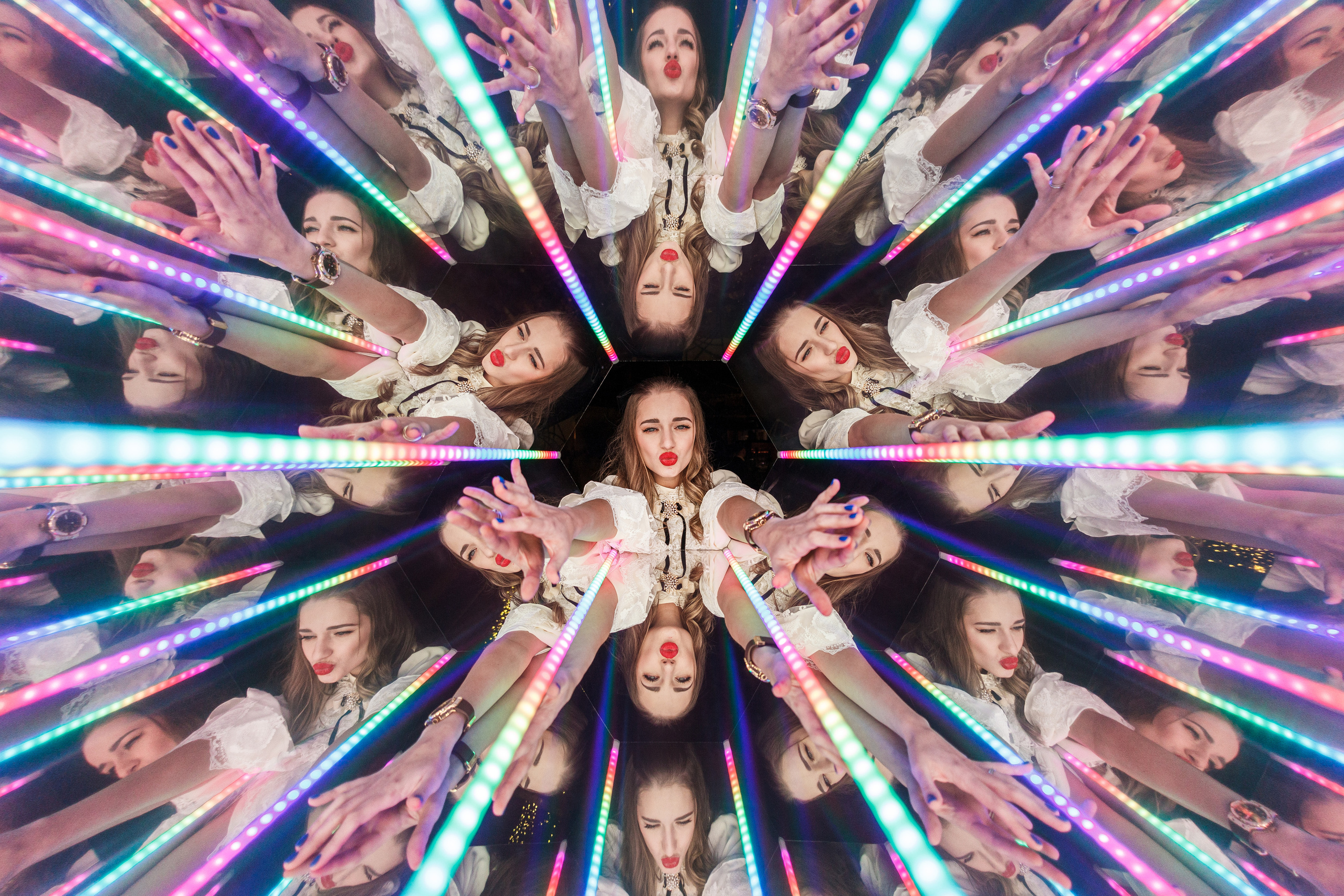 Калейдоскоп на свадьбе Алексея и Ання. Аренды интерактивных фотозон в Харькове