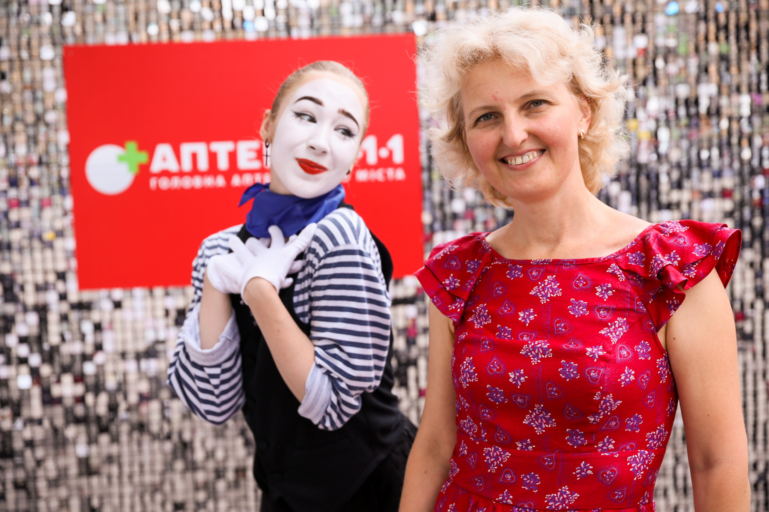 Аптека 911 (Фотомозаїка). Аренды интерактивных фотозон в Харькове