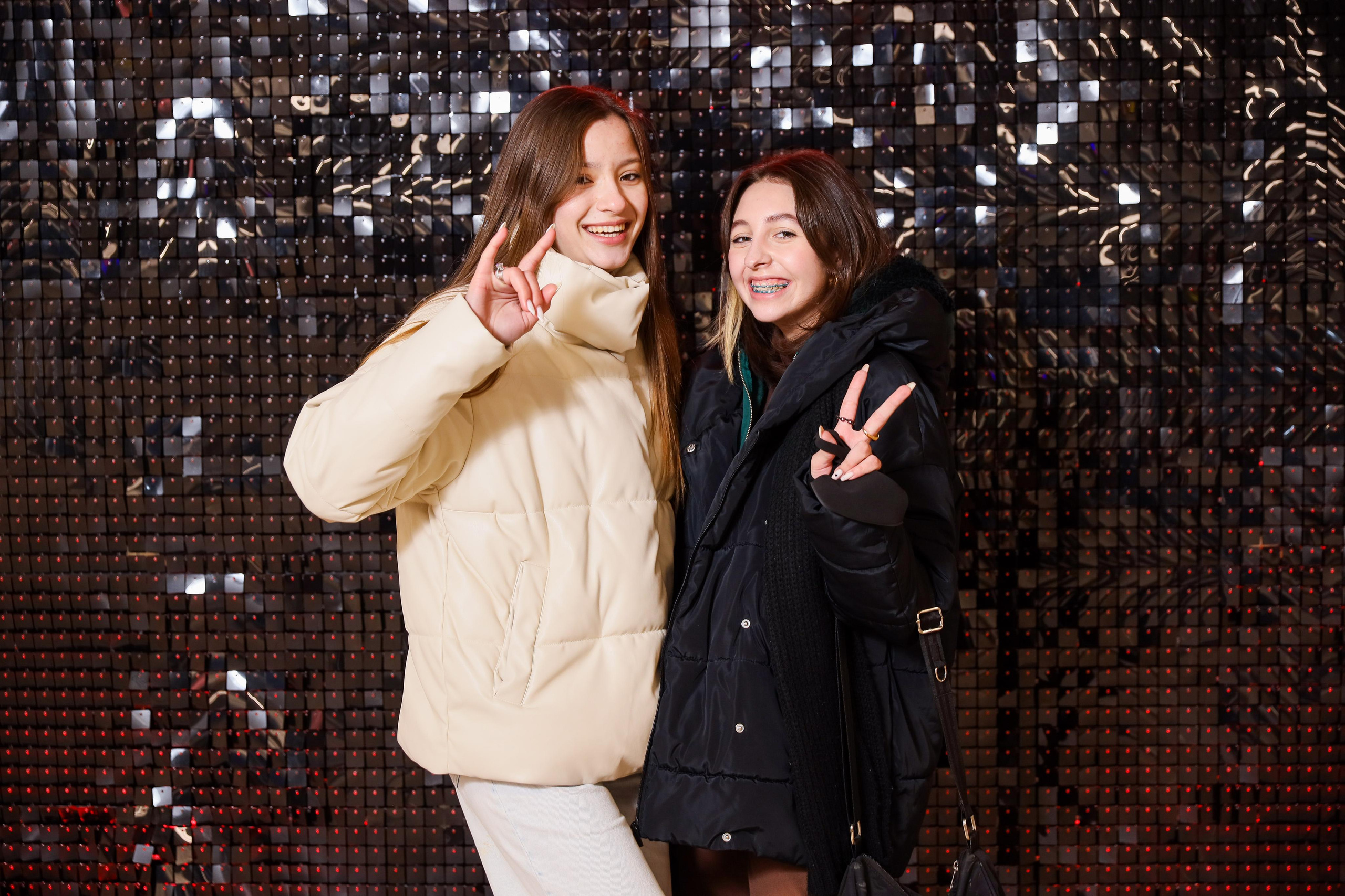 Фотомозаїка на 580 фото для ТРЦ Караван. Аренды интерактивных фотозон в Харькове