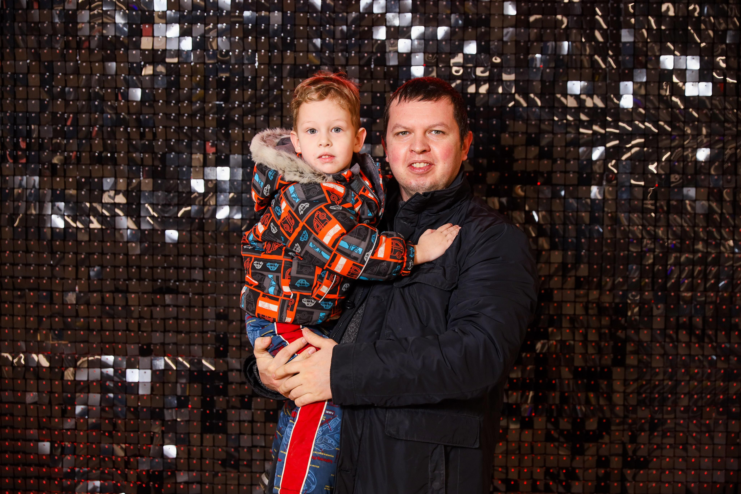 Фотомозаїка на 580 фото для ТРЦ Караван. Аренды интерактивных фотозон в Харькове