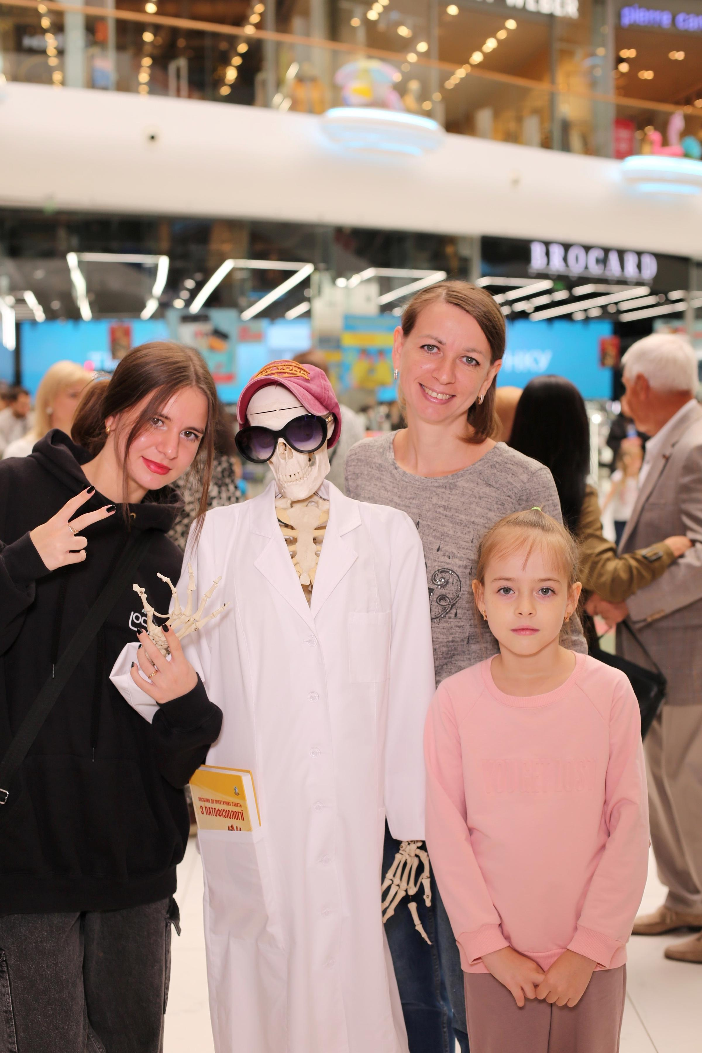 911 для НФАУ. Аренды интерактивных фотозон в Харькове