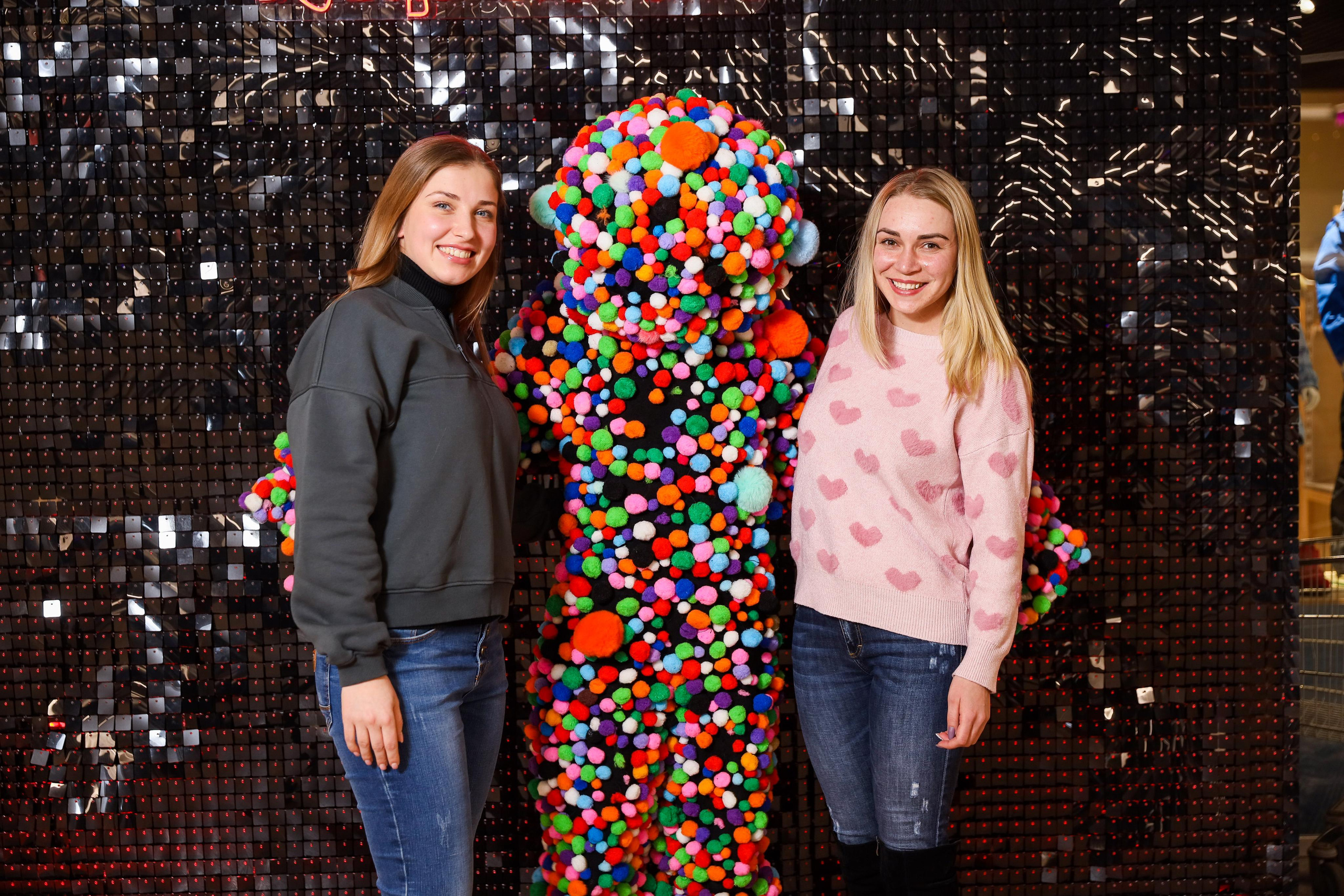 Фотомозаїка на 580 фото для ТРЦ Караван. Аренды интерактивных фотозон в Харькове