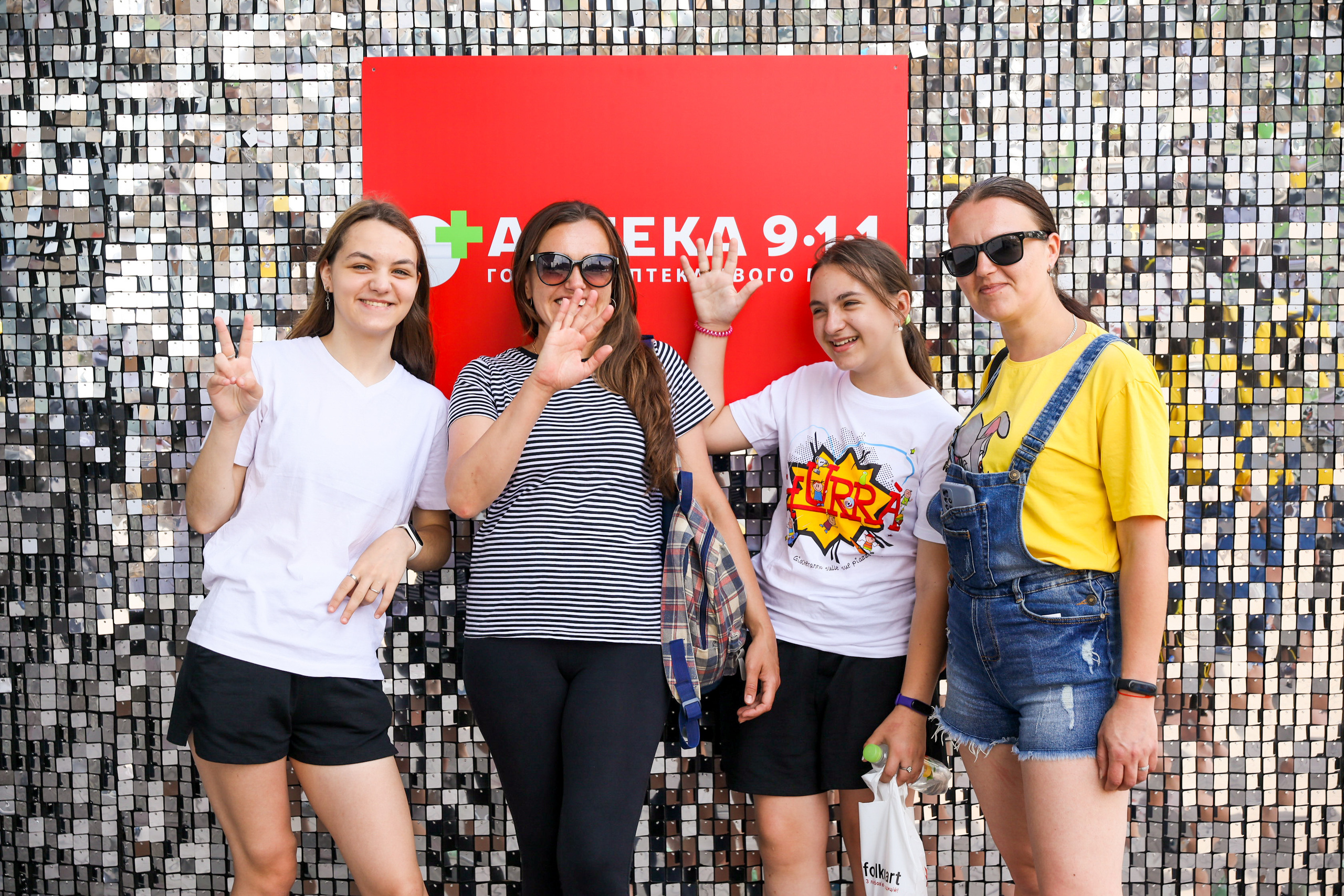 Аптека 911 (Фотомозаїка). Аренды интерактивных фотозон в Харькове