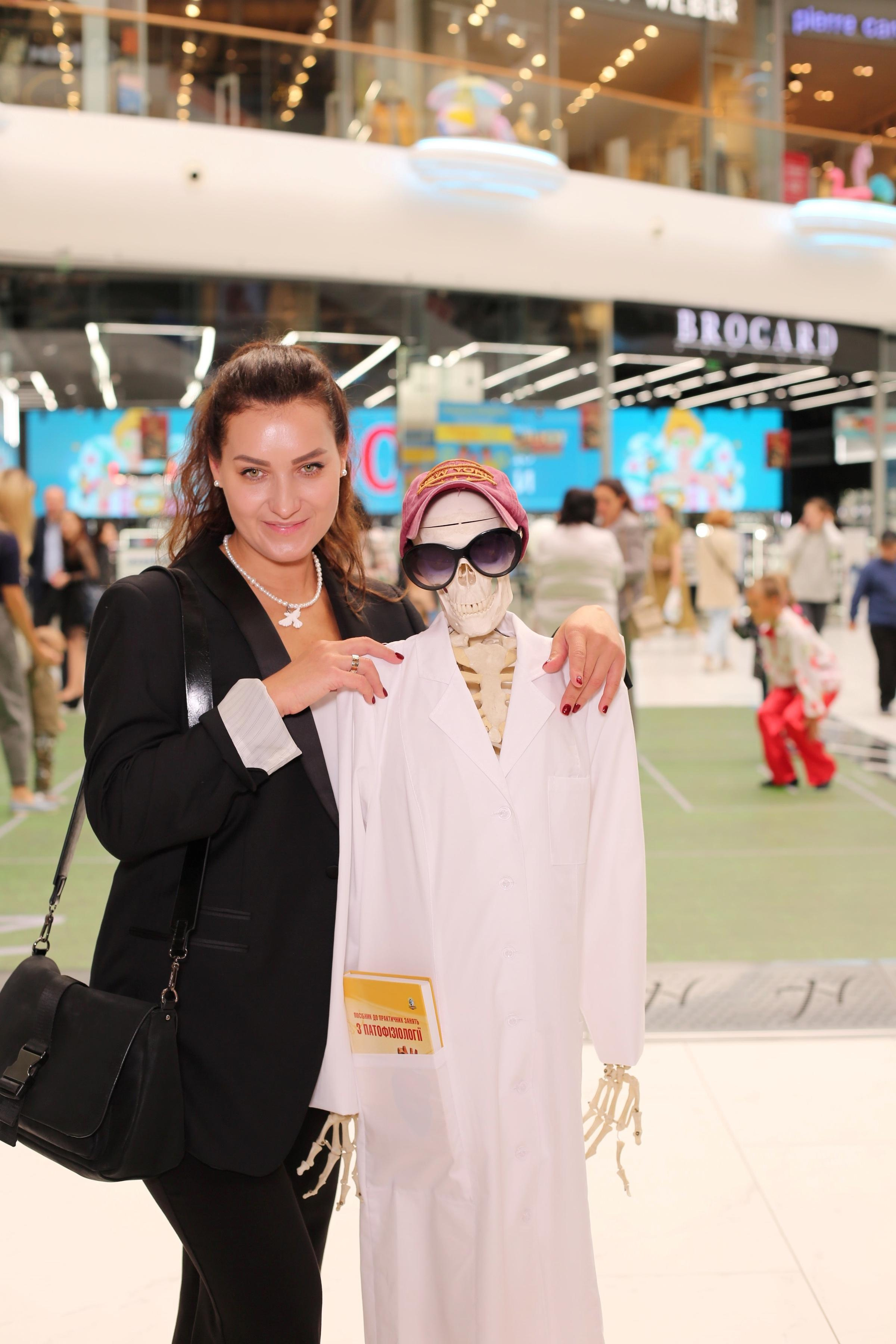 911 для НФАУ. Аренды интерактивных фотозон в Харькове