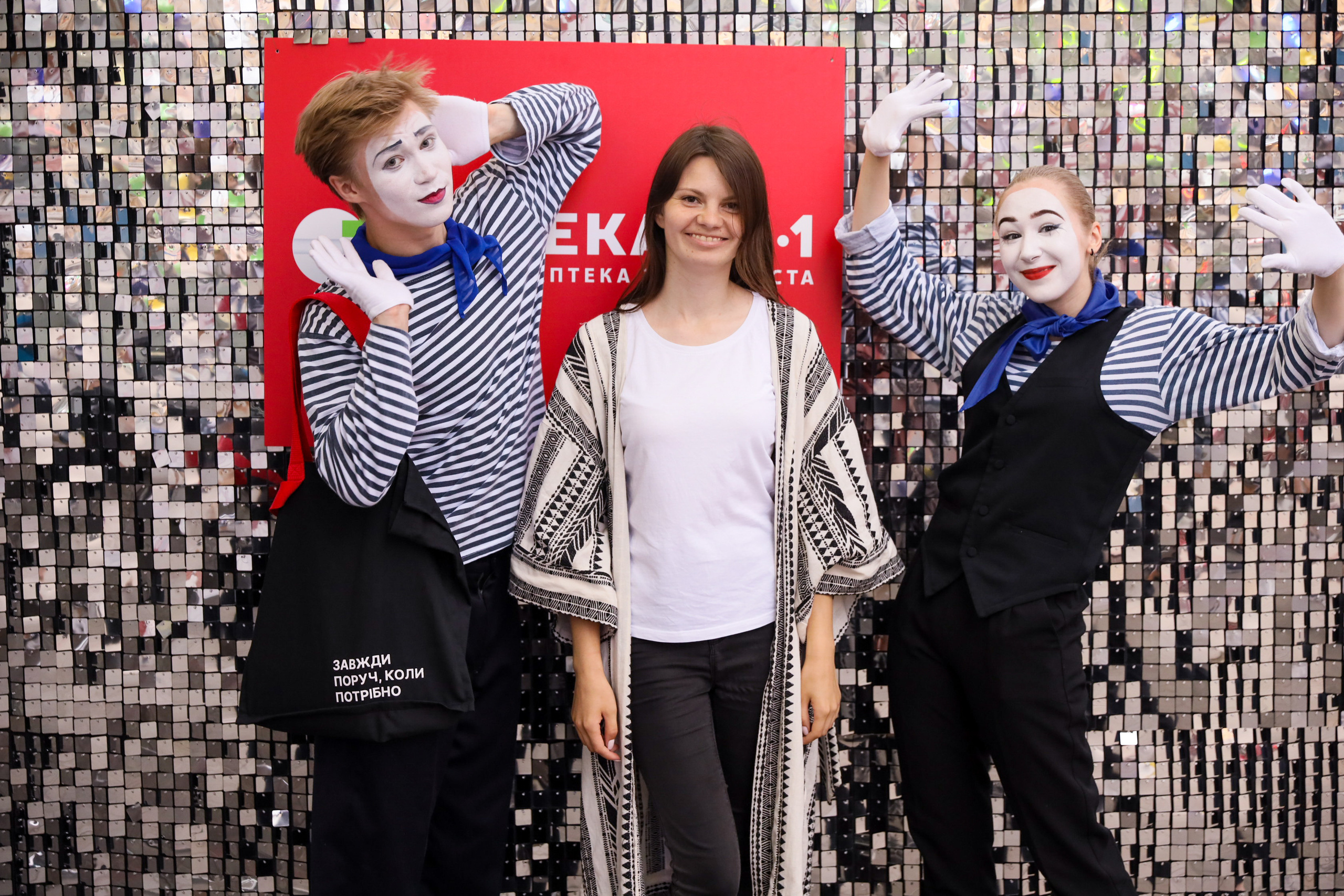 Аптека 911 (Фотомозаїка). Аренды интерактивных фотозон в Харькове