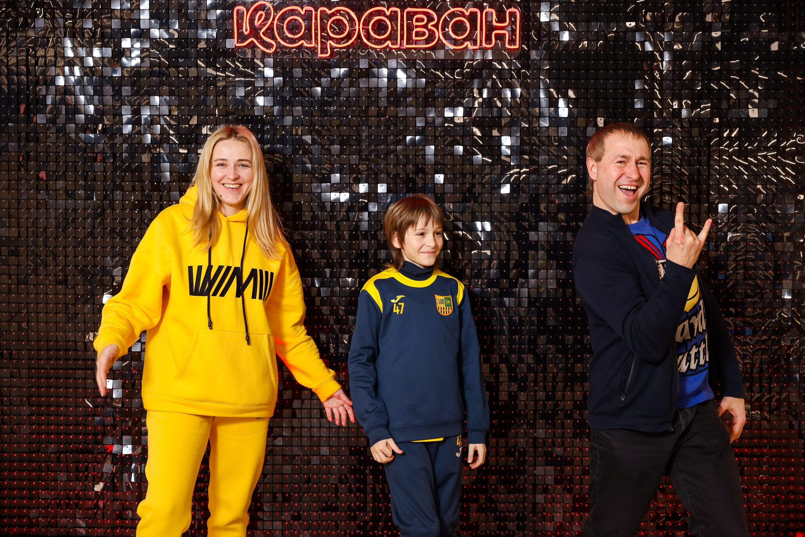 Фотомозаїка на 580 фото для ТРЦ Караван. Аренды интерактивных фотозон в Харькове