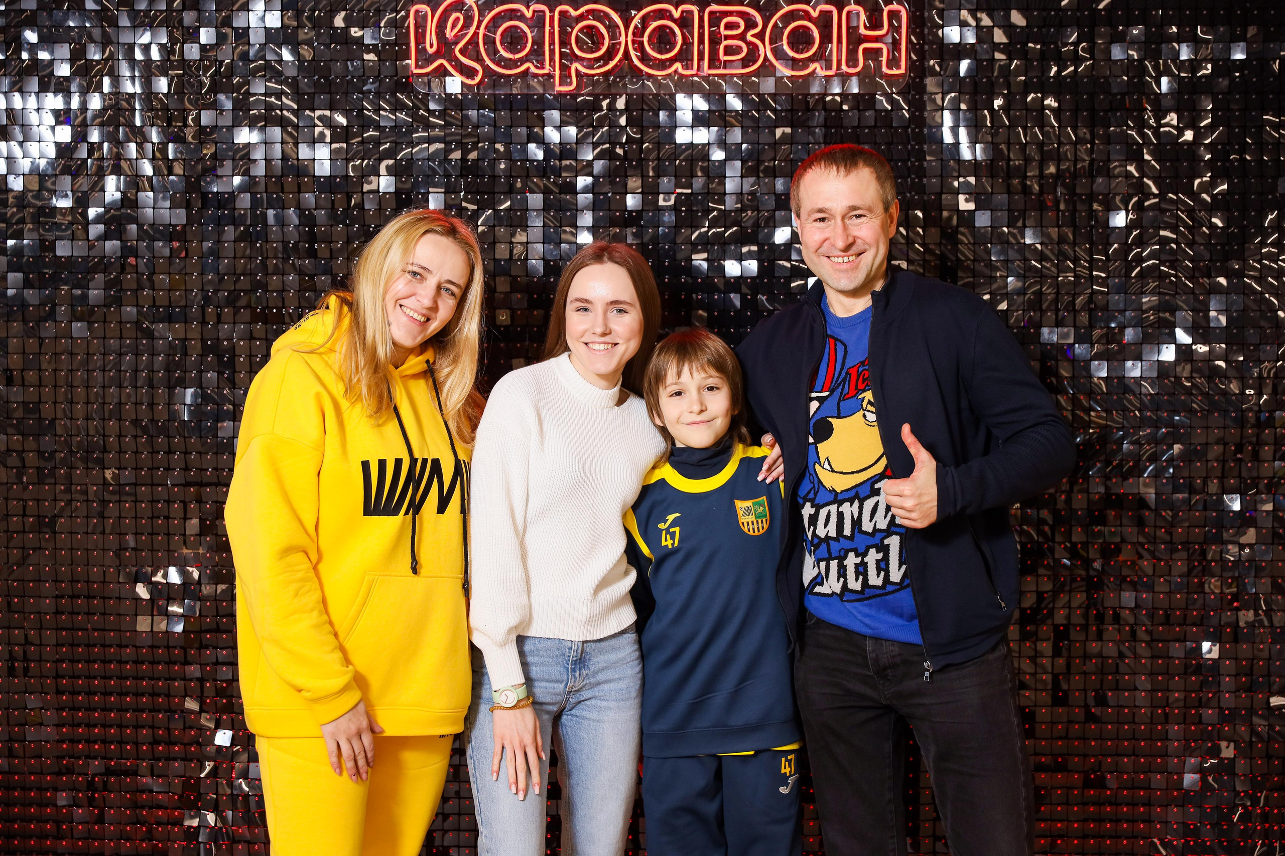 Фотомозаїка на 580 фото для ТРЦ Караван. Аренды интерактивных фотозон в Харькове