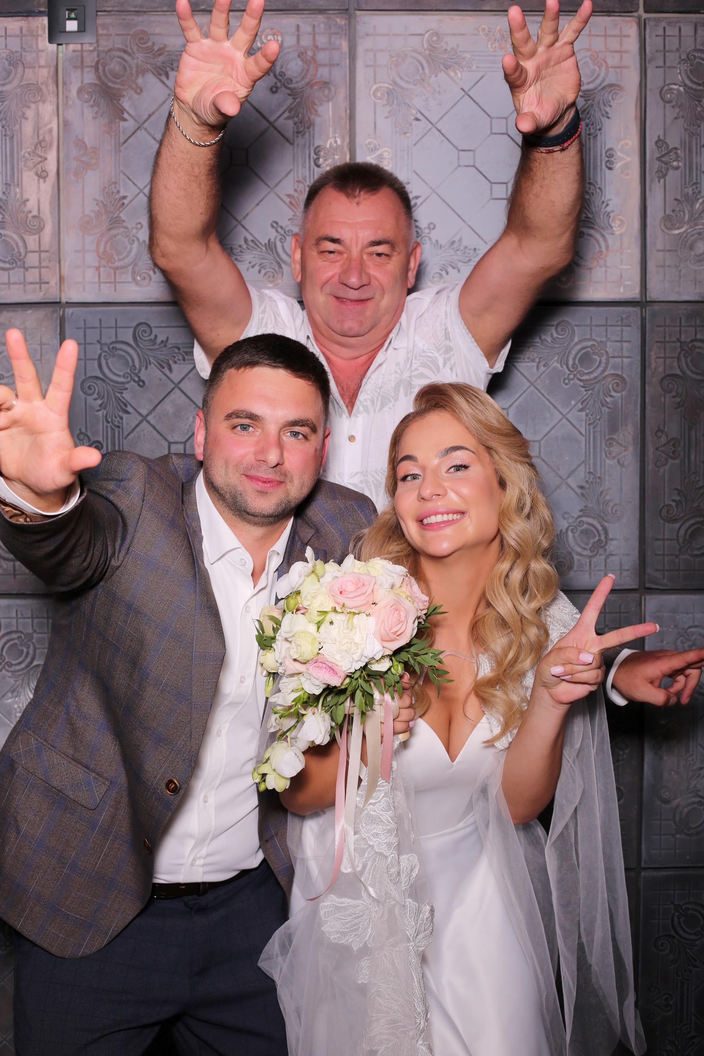 Євген та Вікторія (AiR PhotoBox). Аренды интерактивных фотозон в Харькове