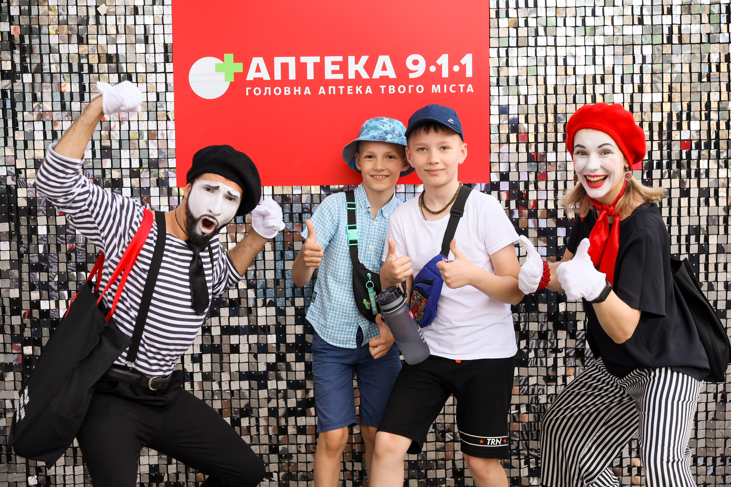 Аптека 911 (Фотомозаїка). Аренды интерактивных фотозон в Харькове