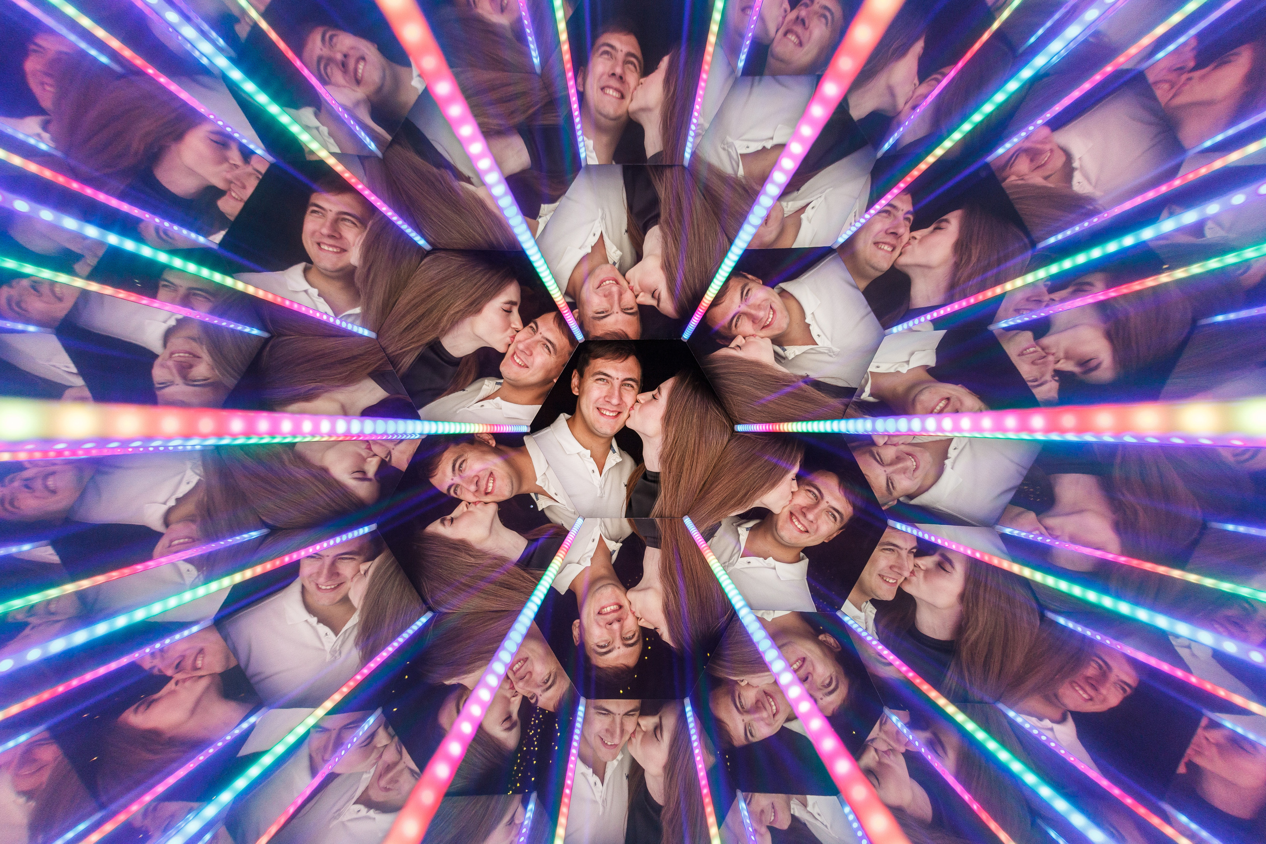 Калейдоскоп на свадьбе Алексея и Ання. Аренды интерактивных фотозон в Харькове