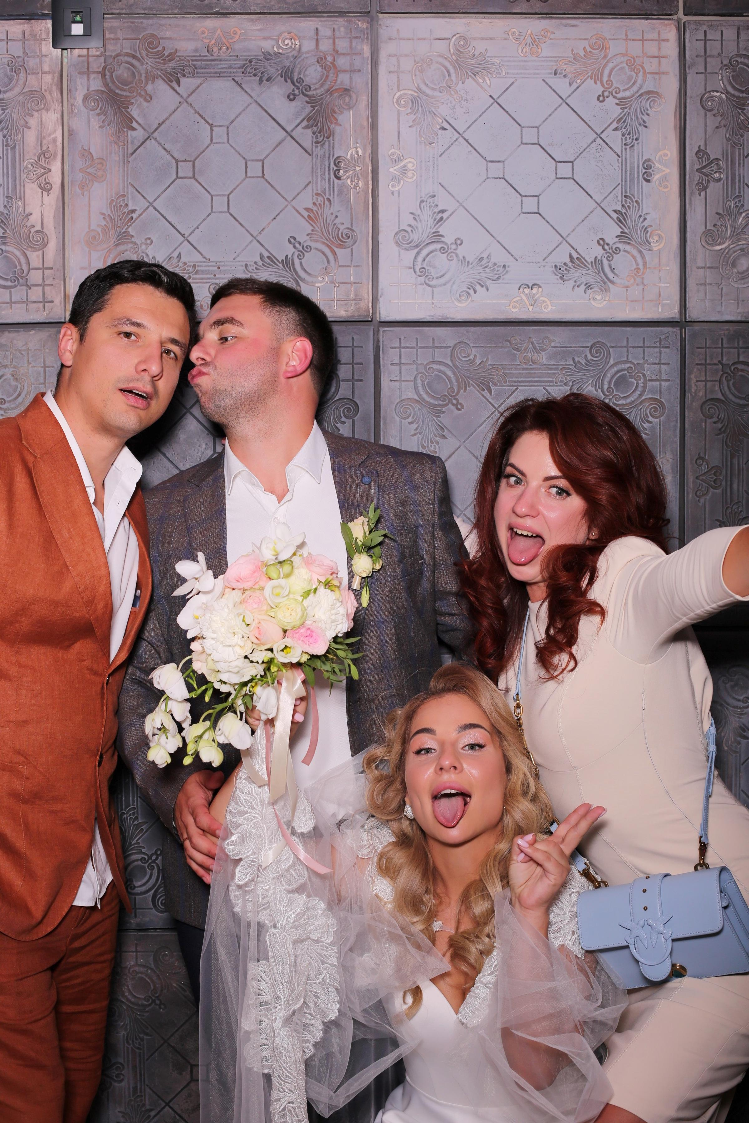 Євген та Вікторія (AiR PhotoBox). Аренды интерактивных фотозон в Харькове