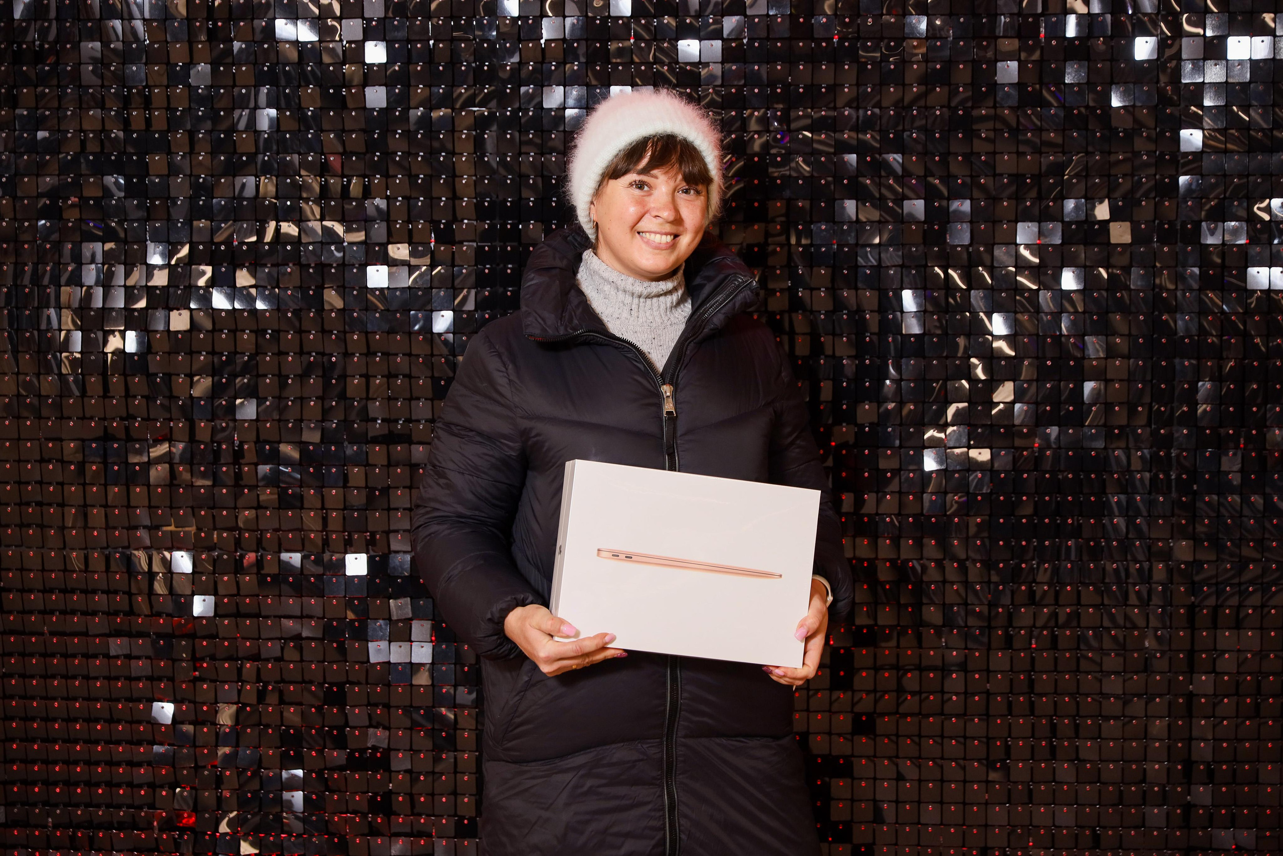 Фотомозаїка на 580 фото для ТРЦ Караван. Аренды интерактивных фотозон в Харькове