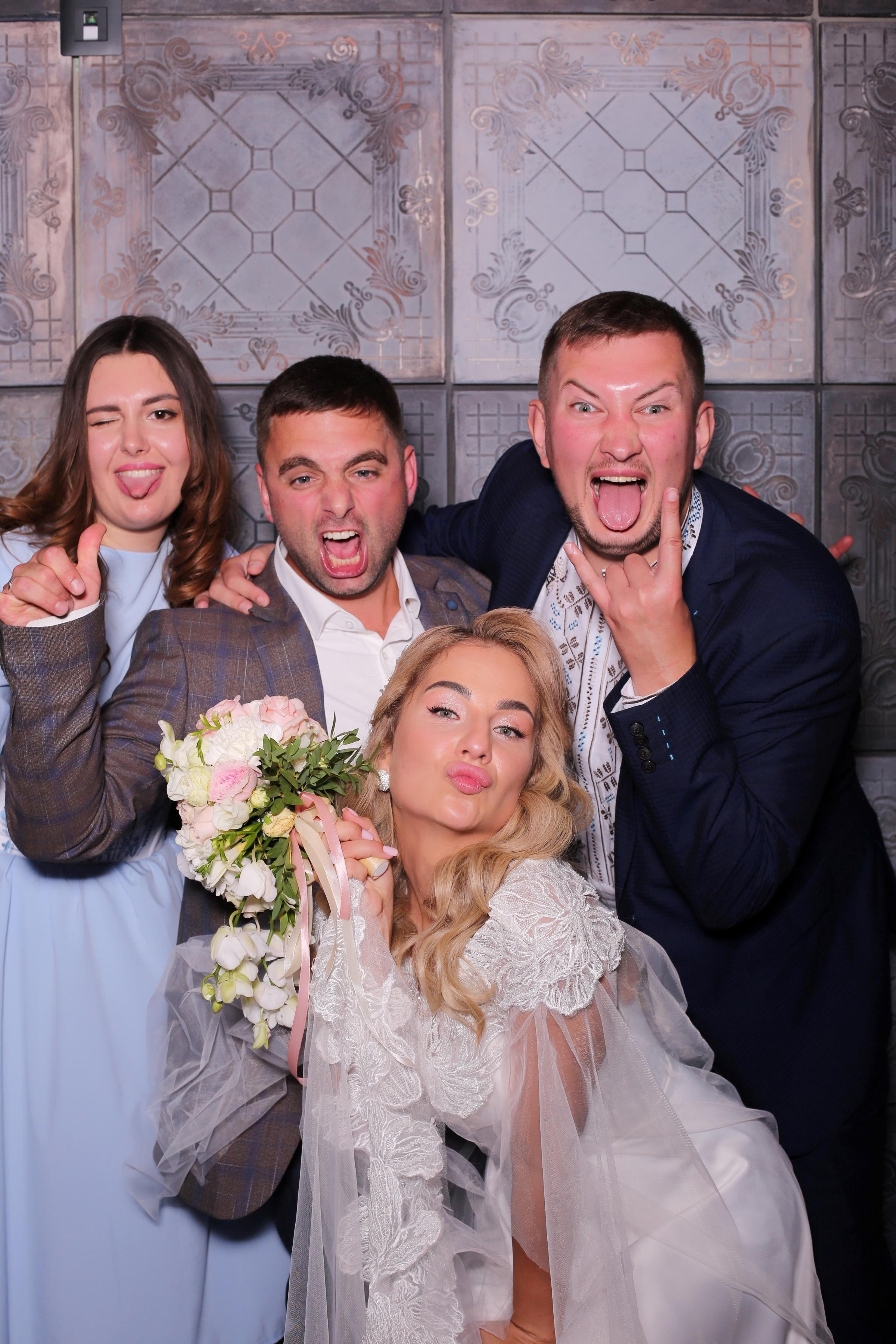 Євген та Вікторія (AiR PhotoBox). Аренды интерактивных фотозон в Харькове