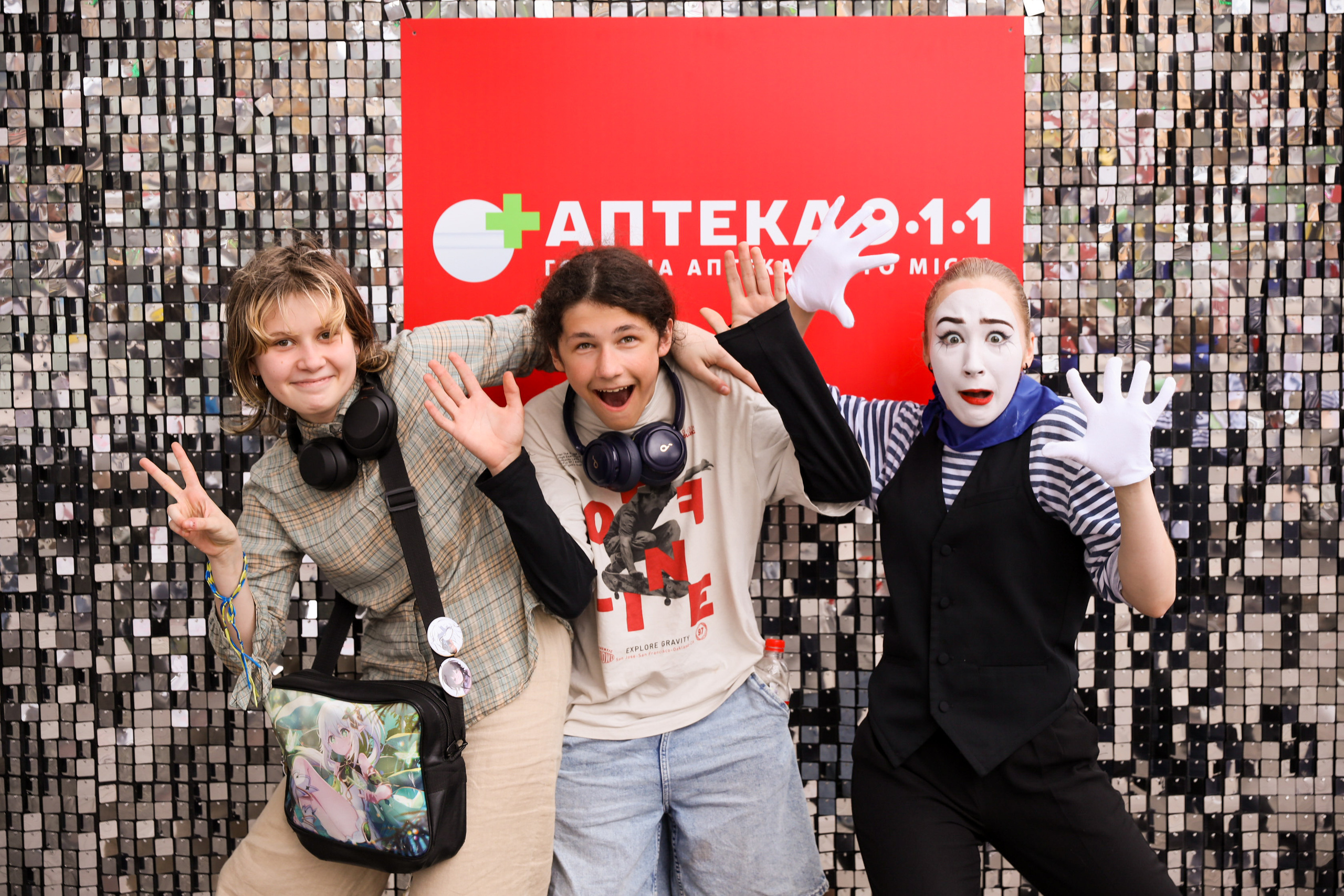 Аптека 911 (Фотомозаїка). Аренды интерактивных фотозон в Харькове