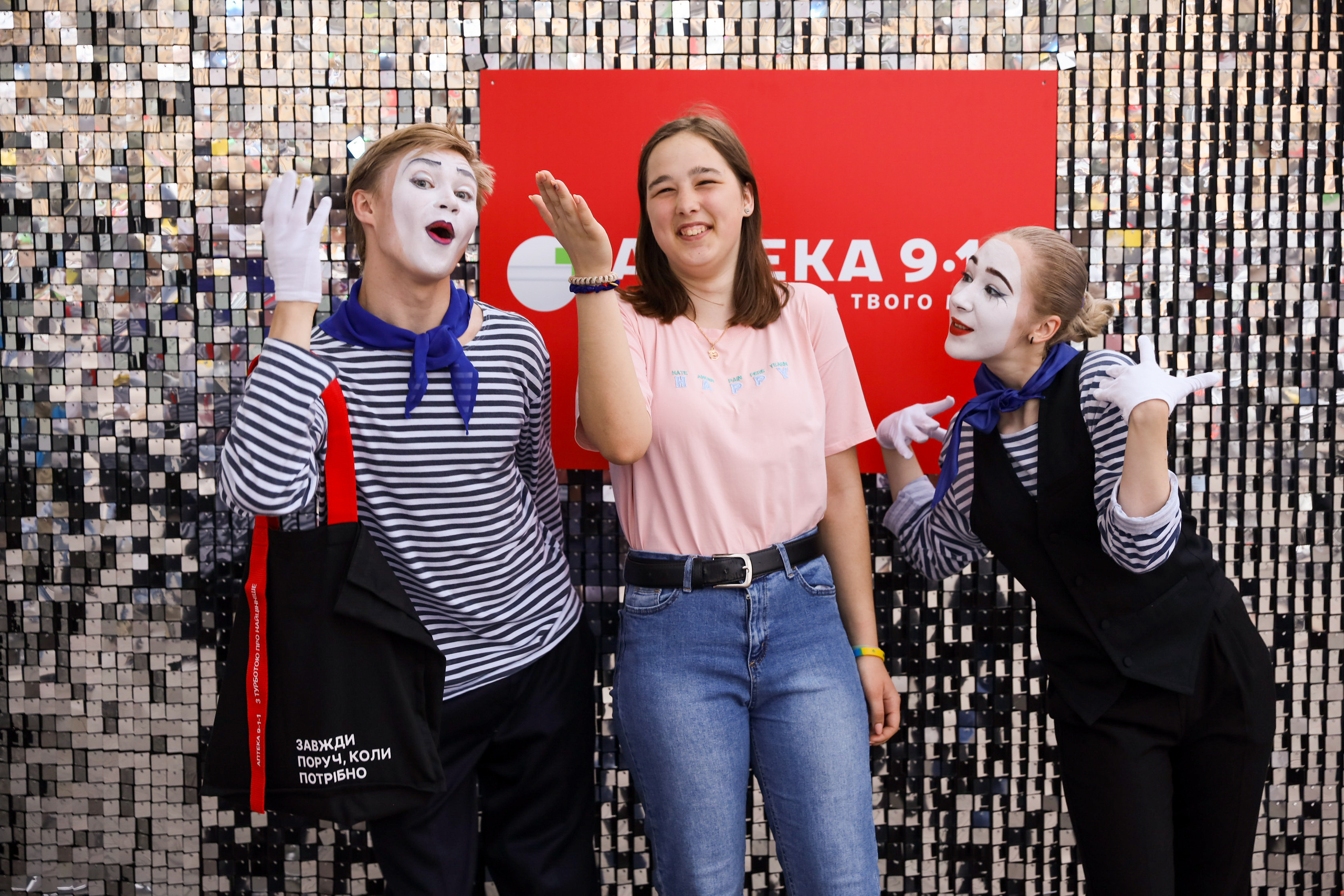 Аптека 911 (Фотомозаїка). Аренды интерактивных фотозон в Харькове