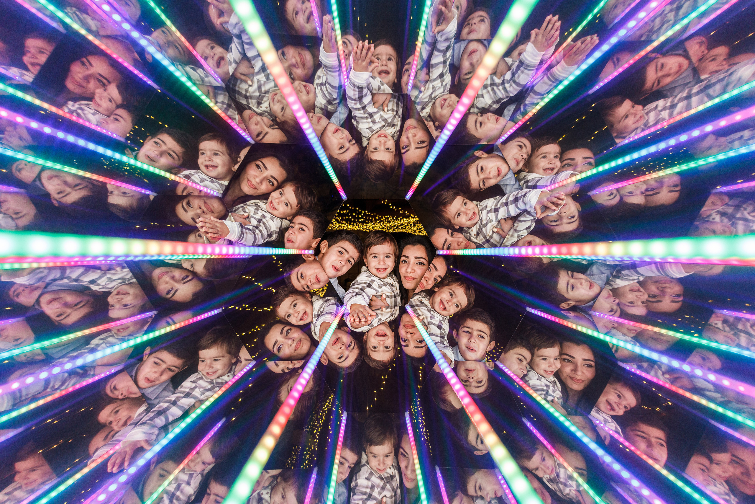 Калейдоскоп на свадьбе Алексея и Ання. Аренды интерактивных фотозон в Харькове