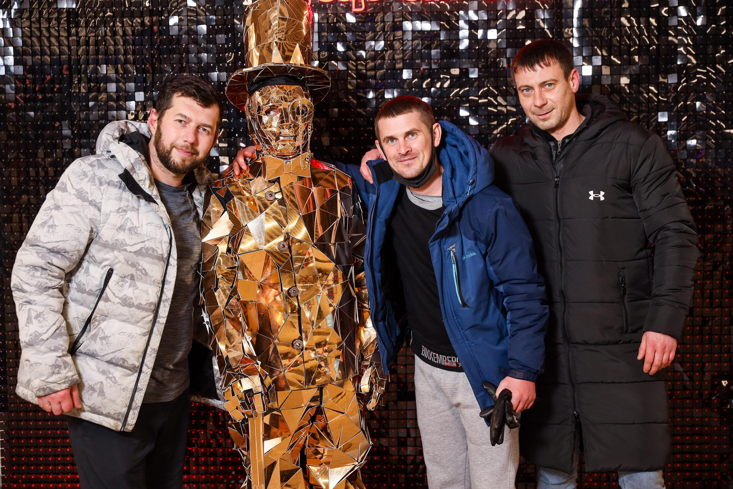 Фотомозаїка на 580 фото для ТРЦ Караван. Аренды интерактивных фотозон в Харькове