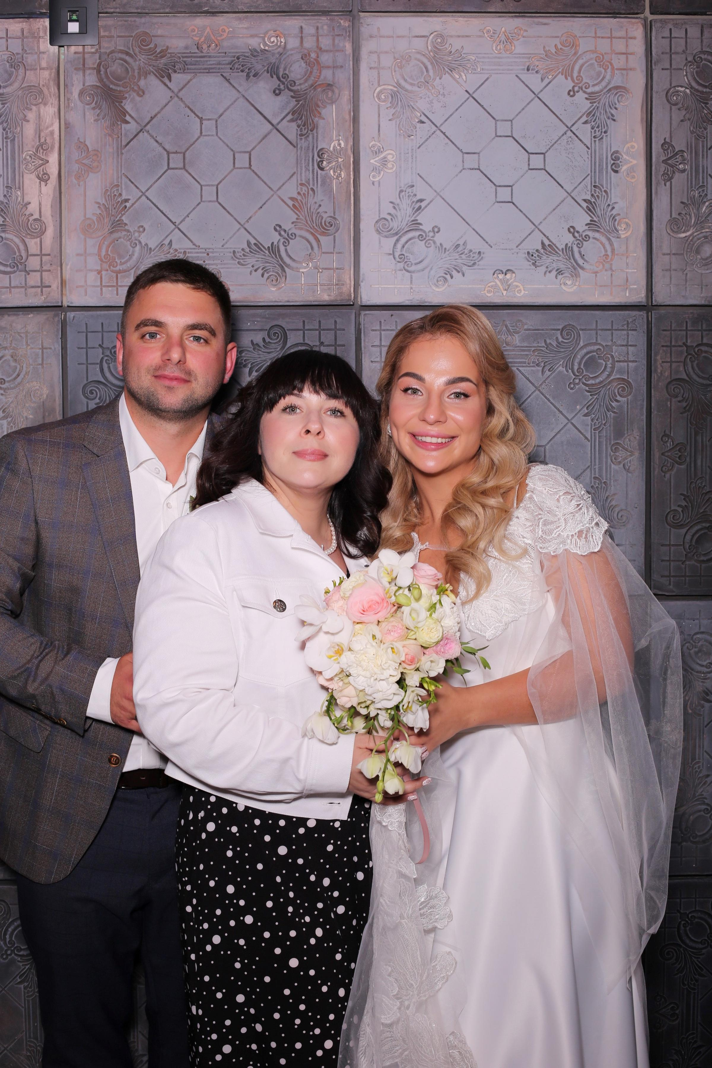 Євген та Вікторія (AiR PhotoBox). Аренды интерактивных фотозон в Харькове