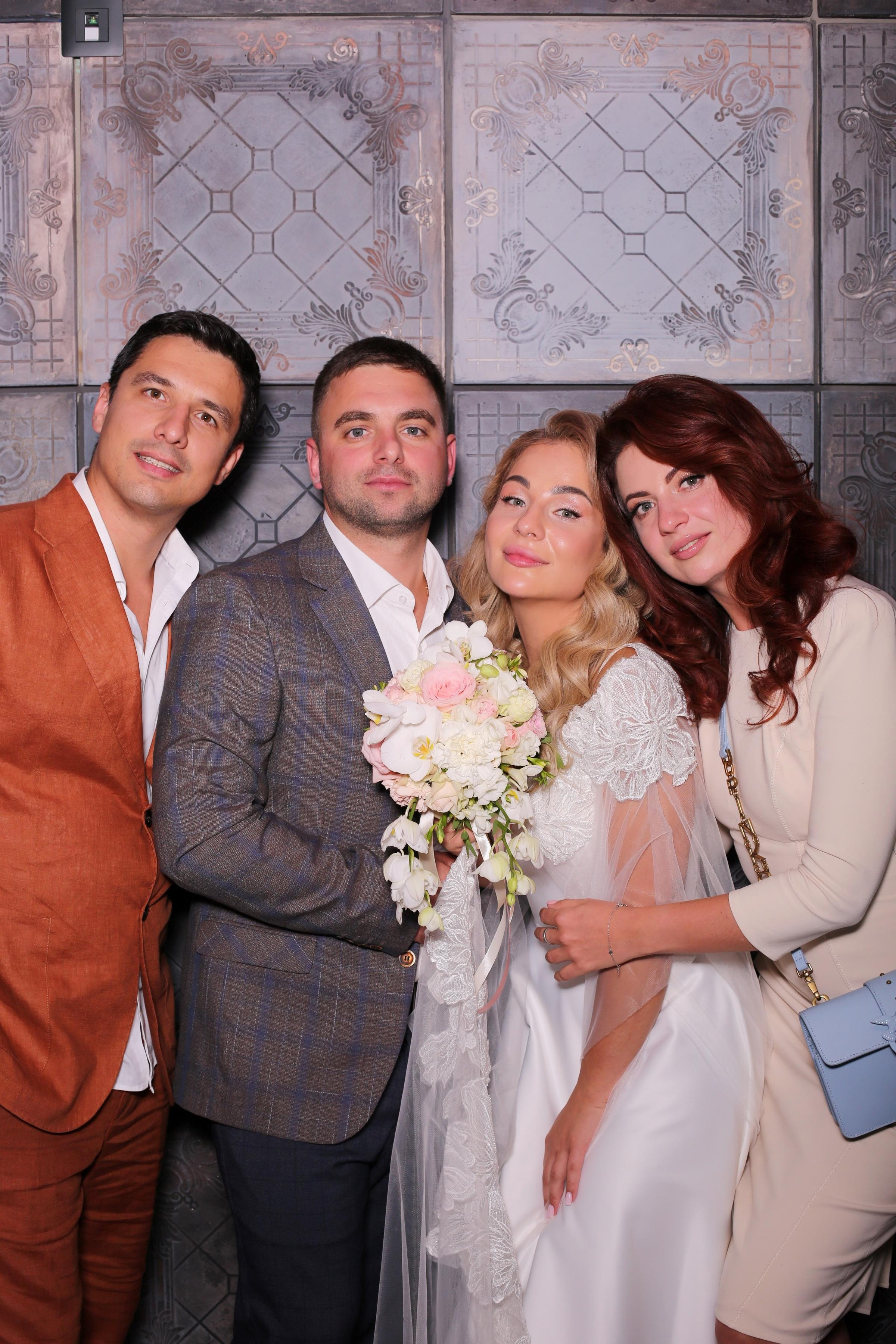 Євген та Вікторія (AiR PhotoBox). Аренды интерактивных фотозон в Харькове