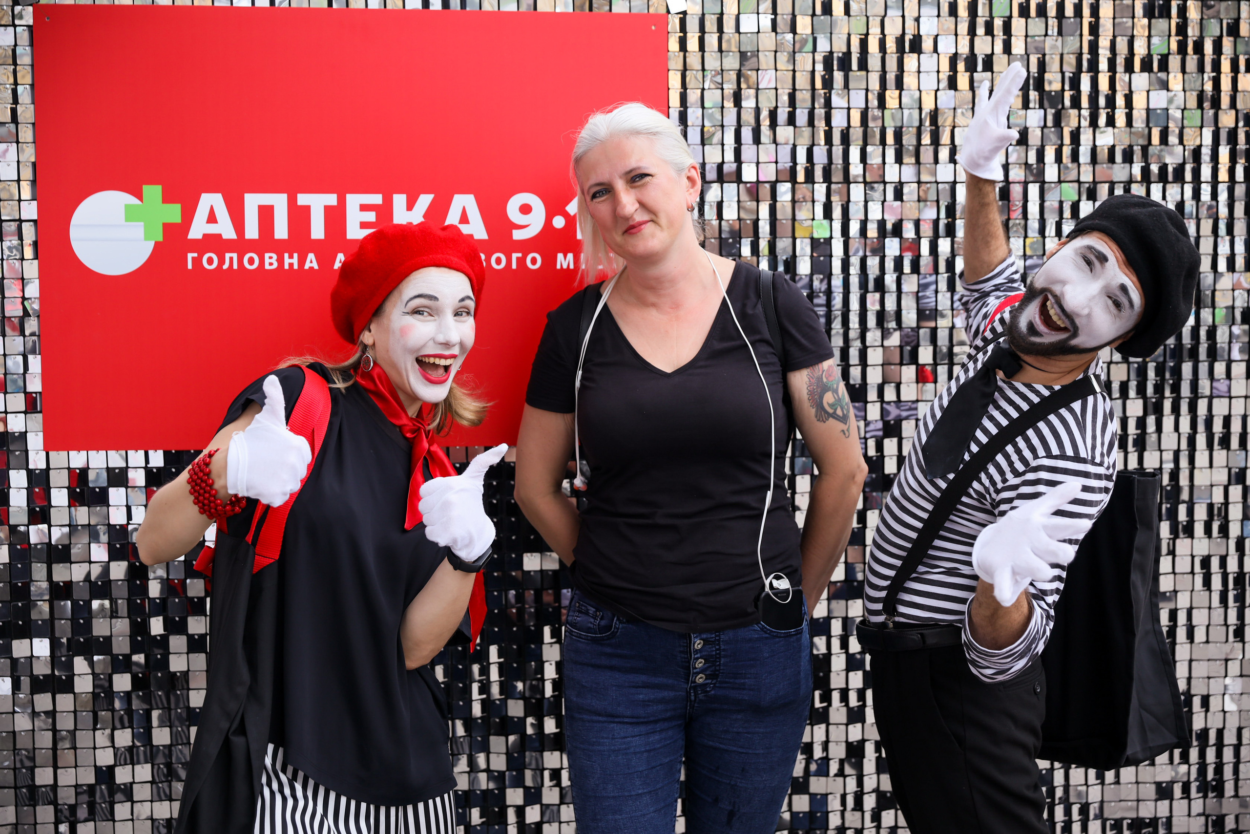 Аптека 911 (Фотомозаїка). Аренды интерактивных фотозон в Харькове