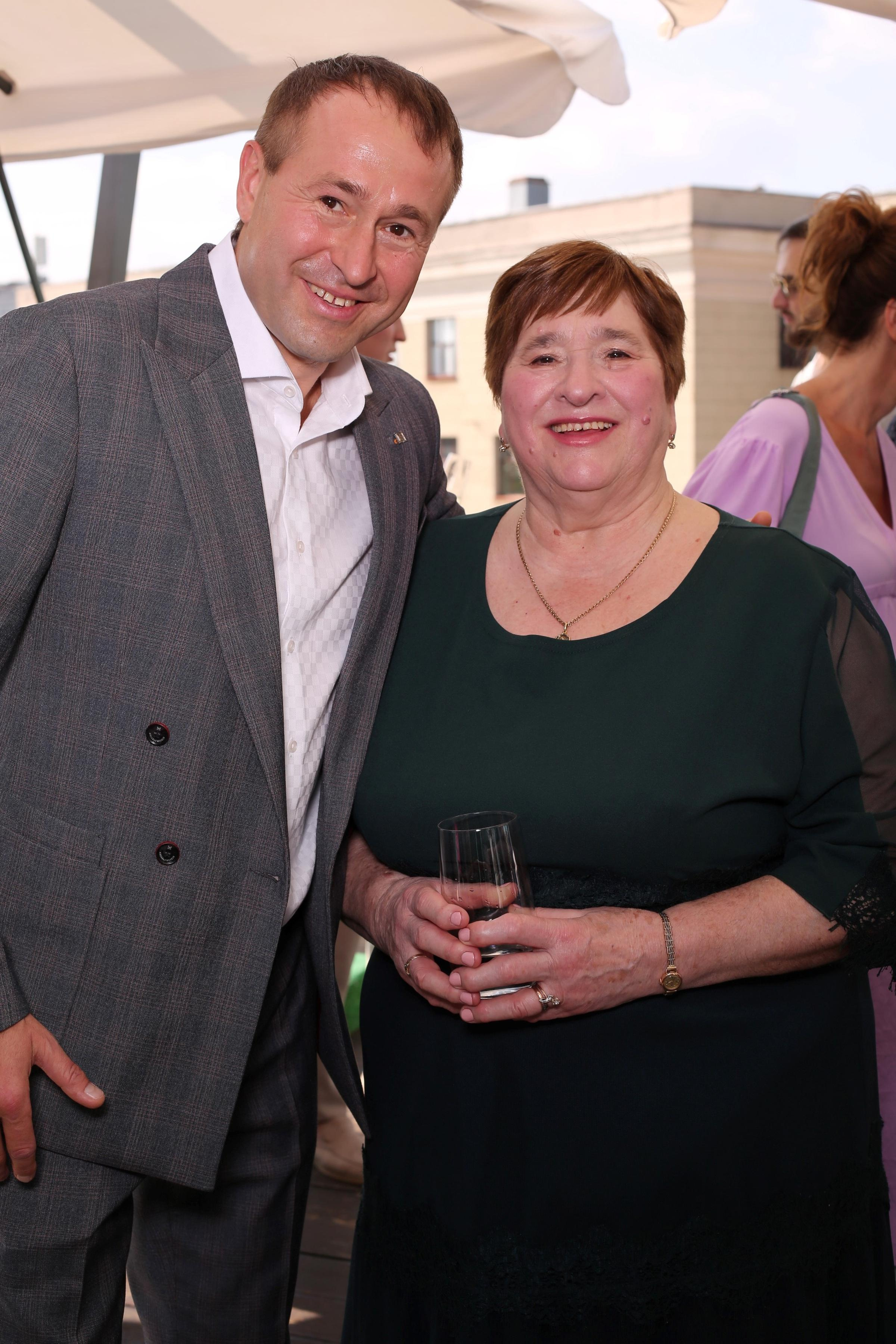 Максим та Іветта (AiR PhotoBox). Оренда інтерактивних фотозон у Харкові