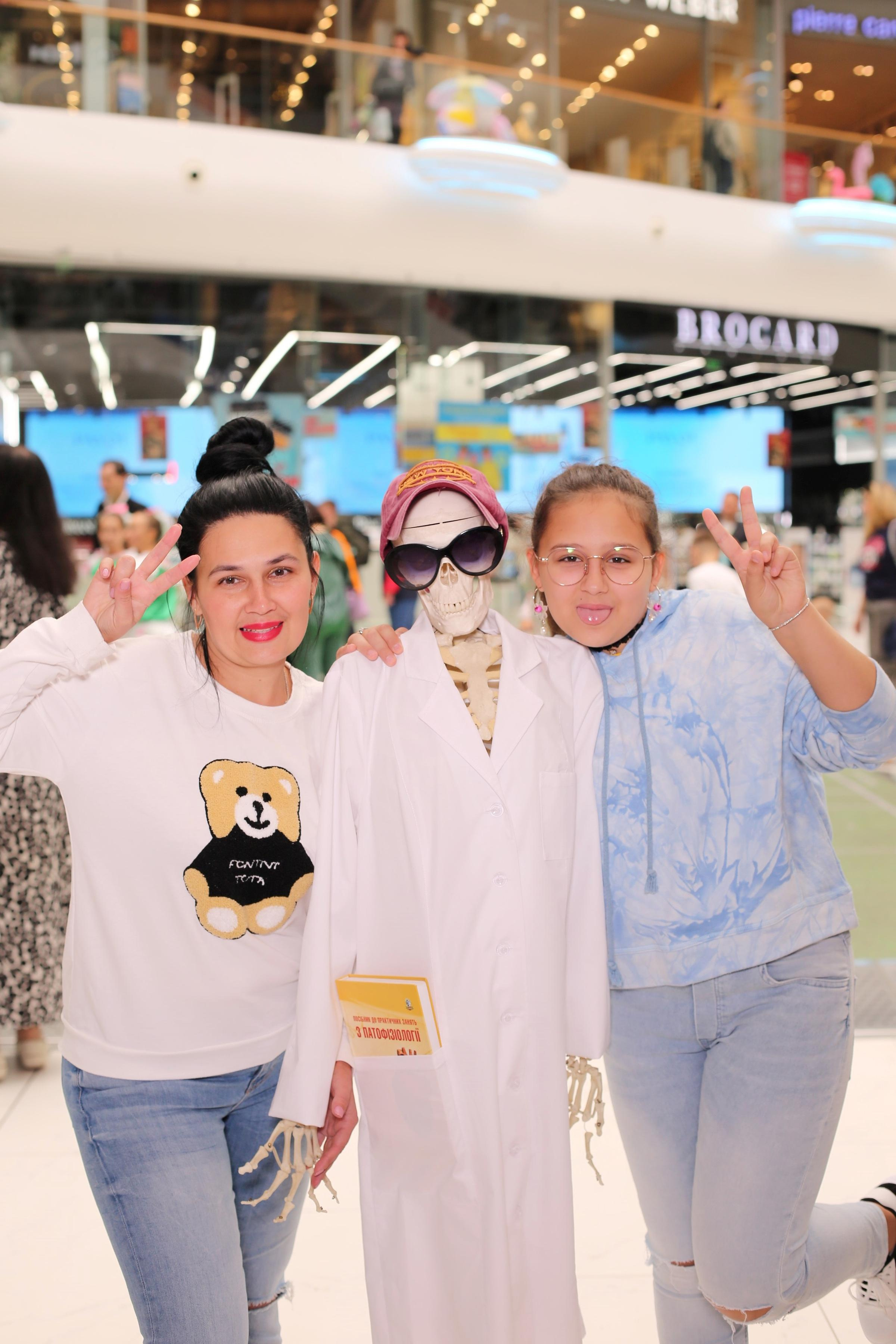 911 для НФАУ. Аренды интерактивных фотозон в Харькове