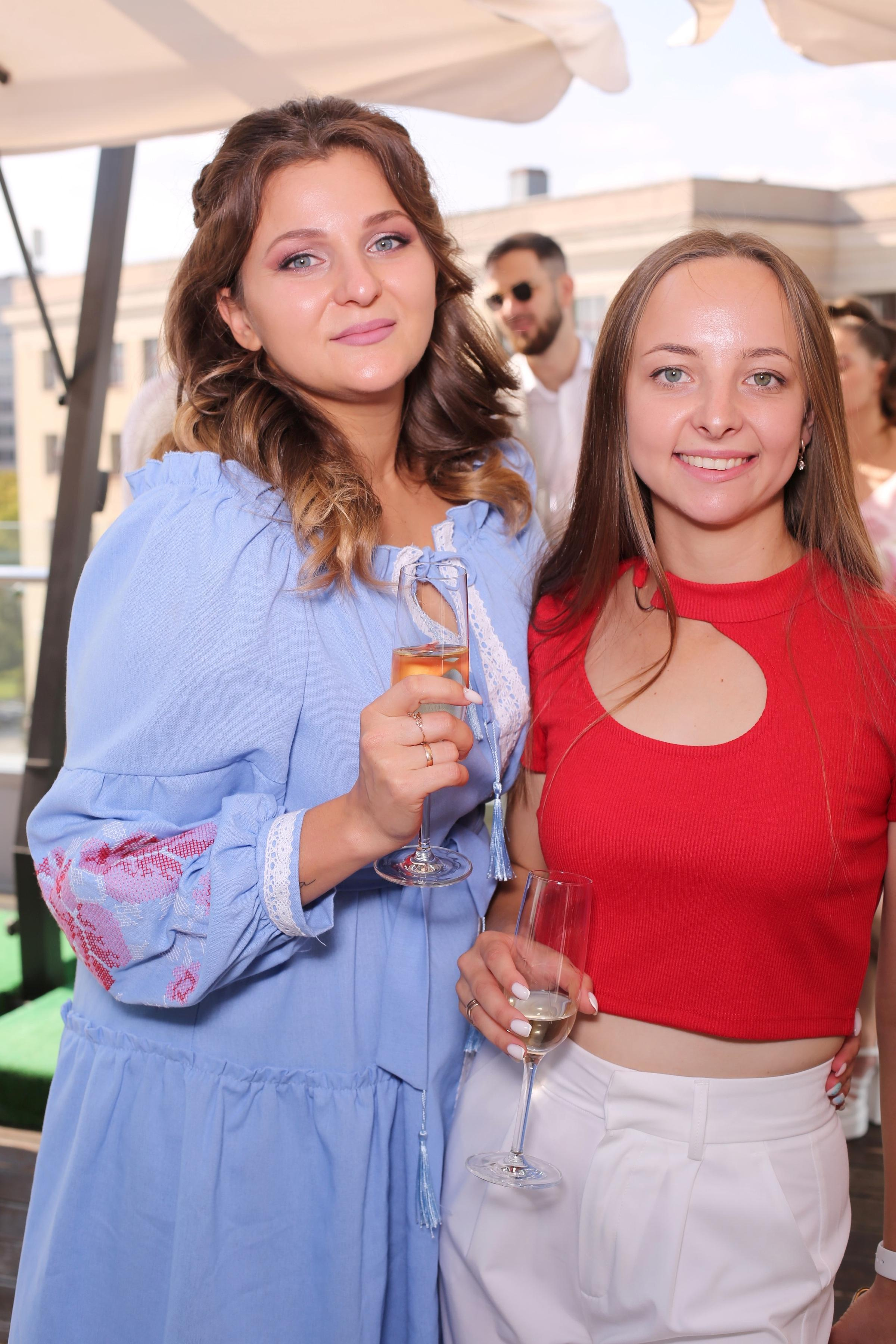 Максим та Іветта (AiR PhotoBox). Оренда інтерактивних фотозон у Харкові