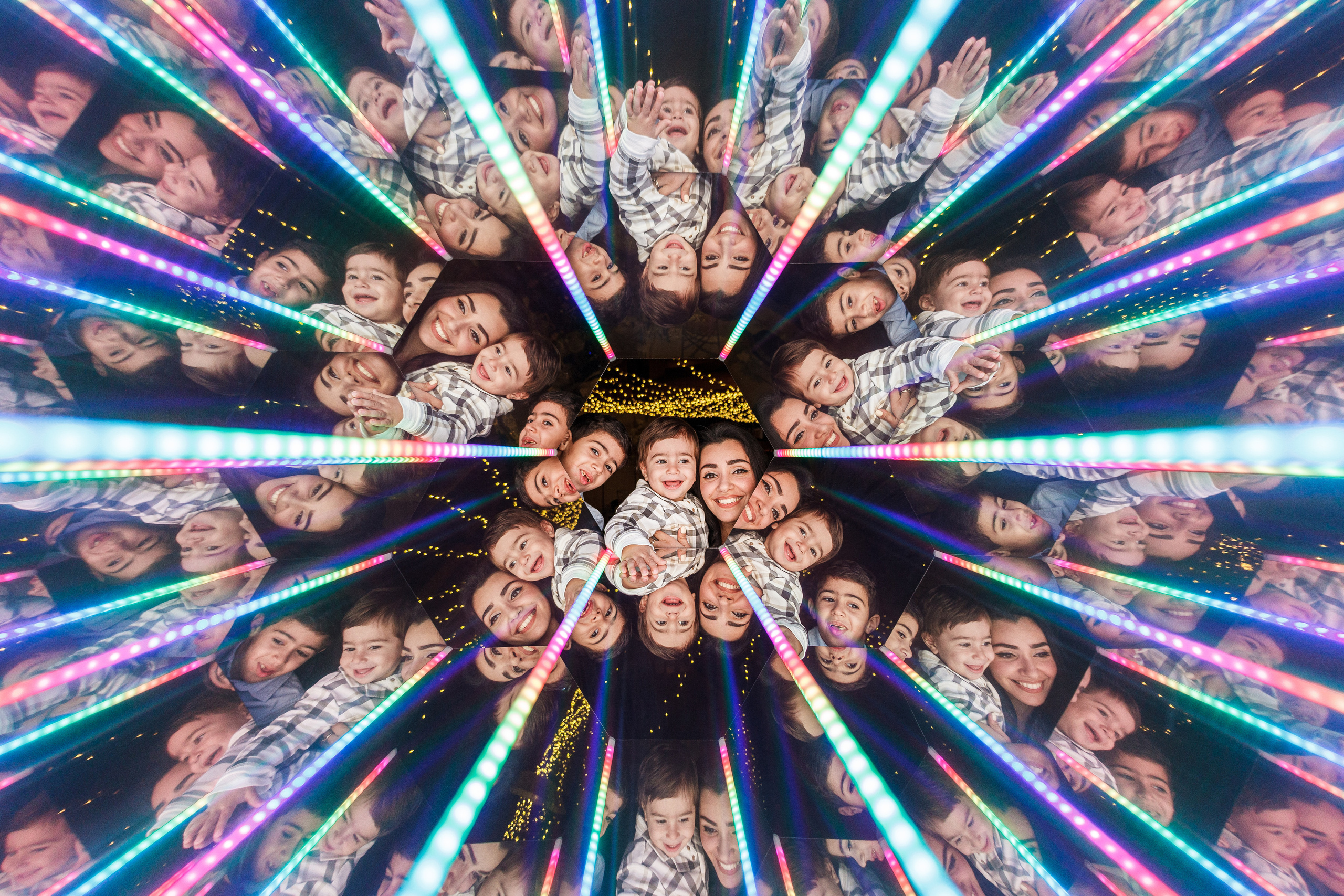 Калейдоскоп на свадьбе Алексея и Ання. Аренды интерактивных фотозон в Харькове