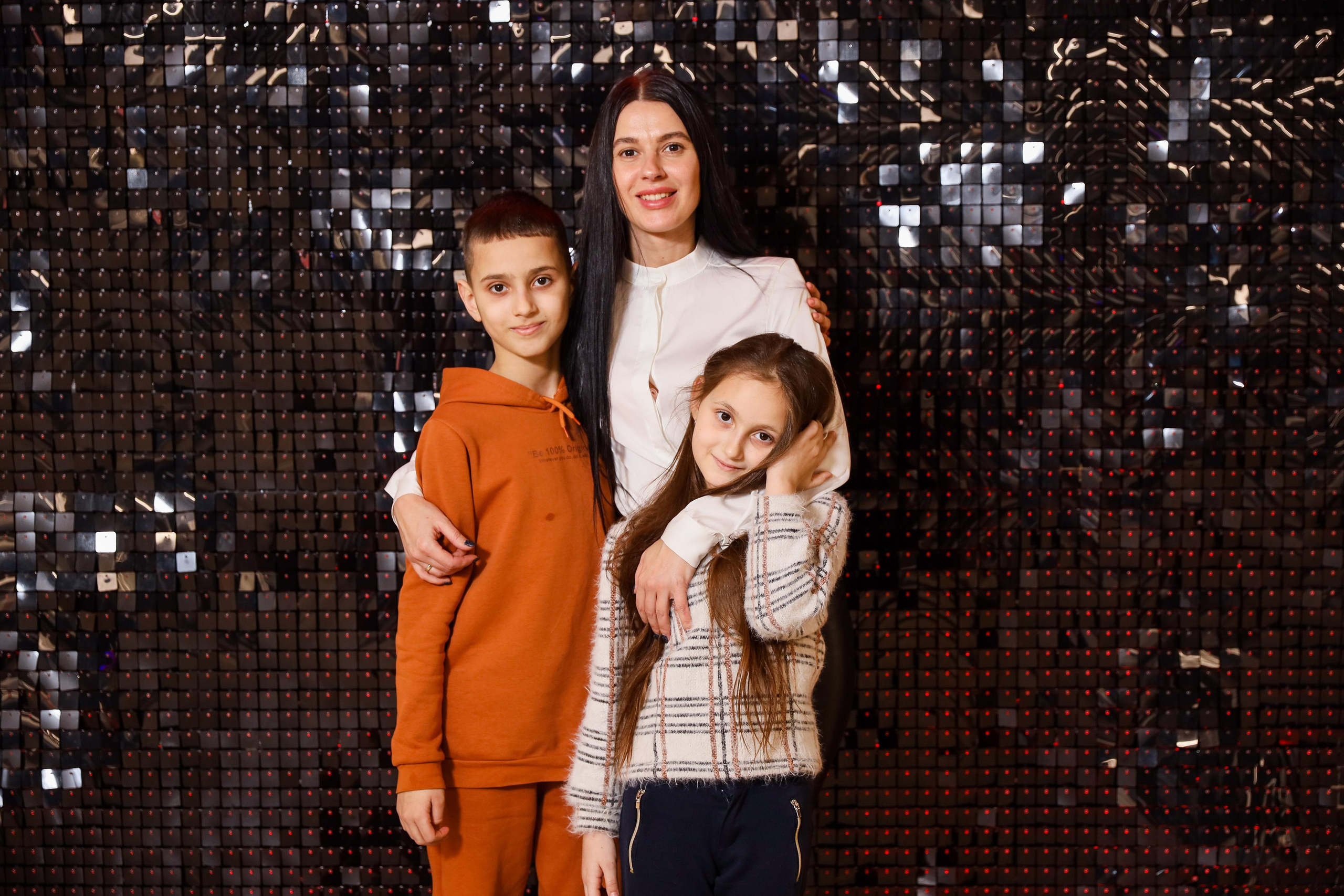 Фотомозаїка на 580 фото для ТРЦ Караван. Аренды интерактивных фотозон в Харькове