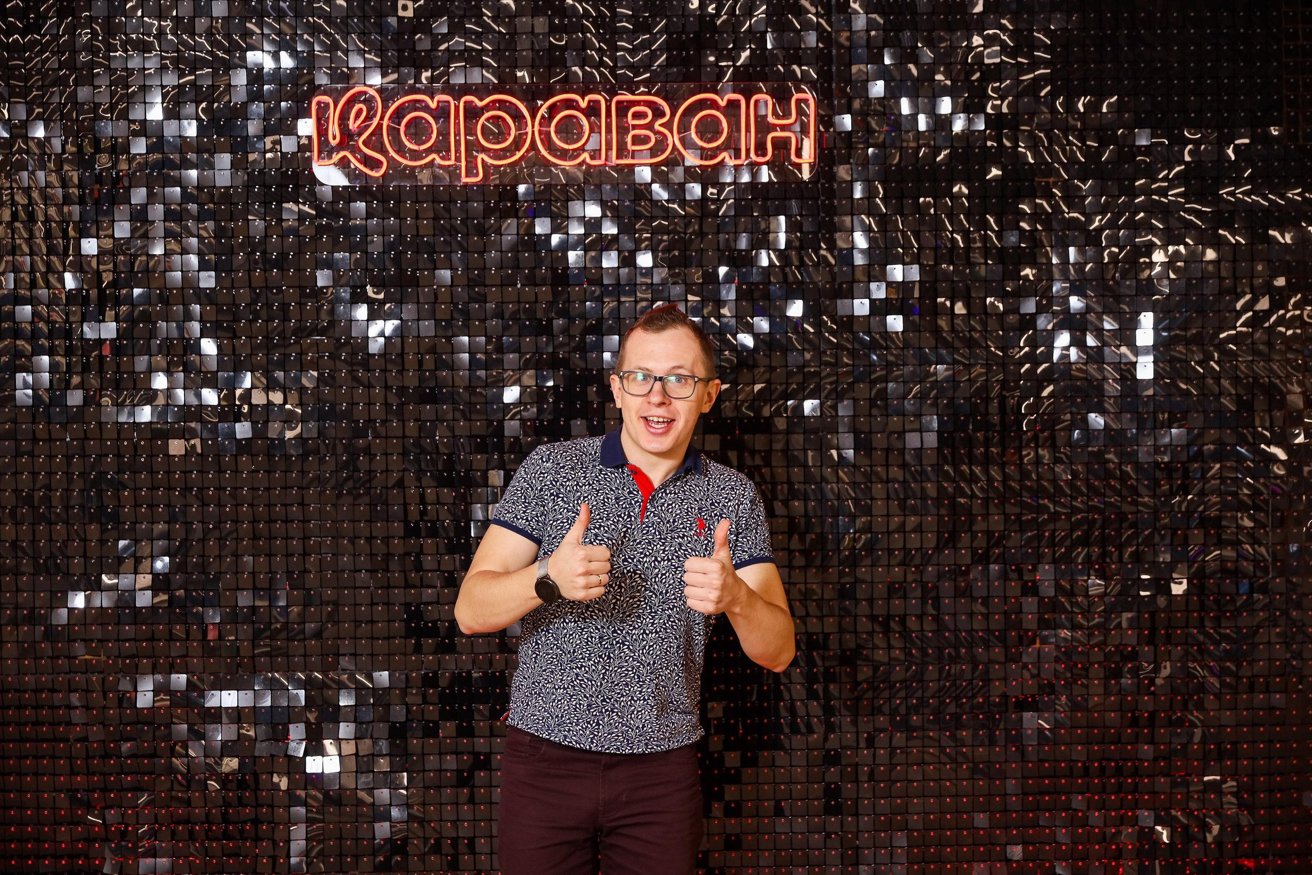 Фотомозаїка на 580 фото для ТРЦ Караван. Аренды интерактивных фотозон в Харькове