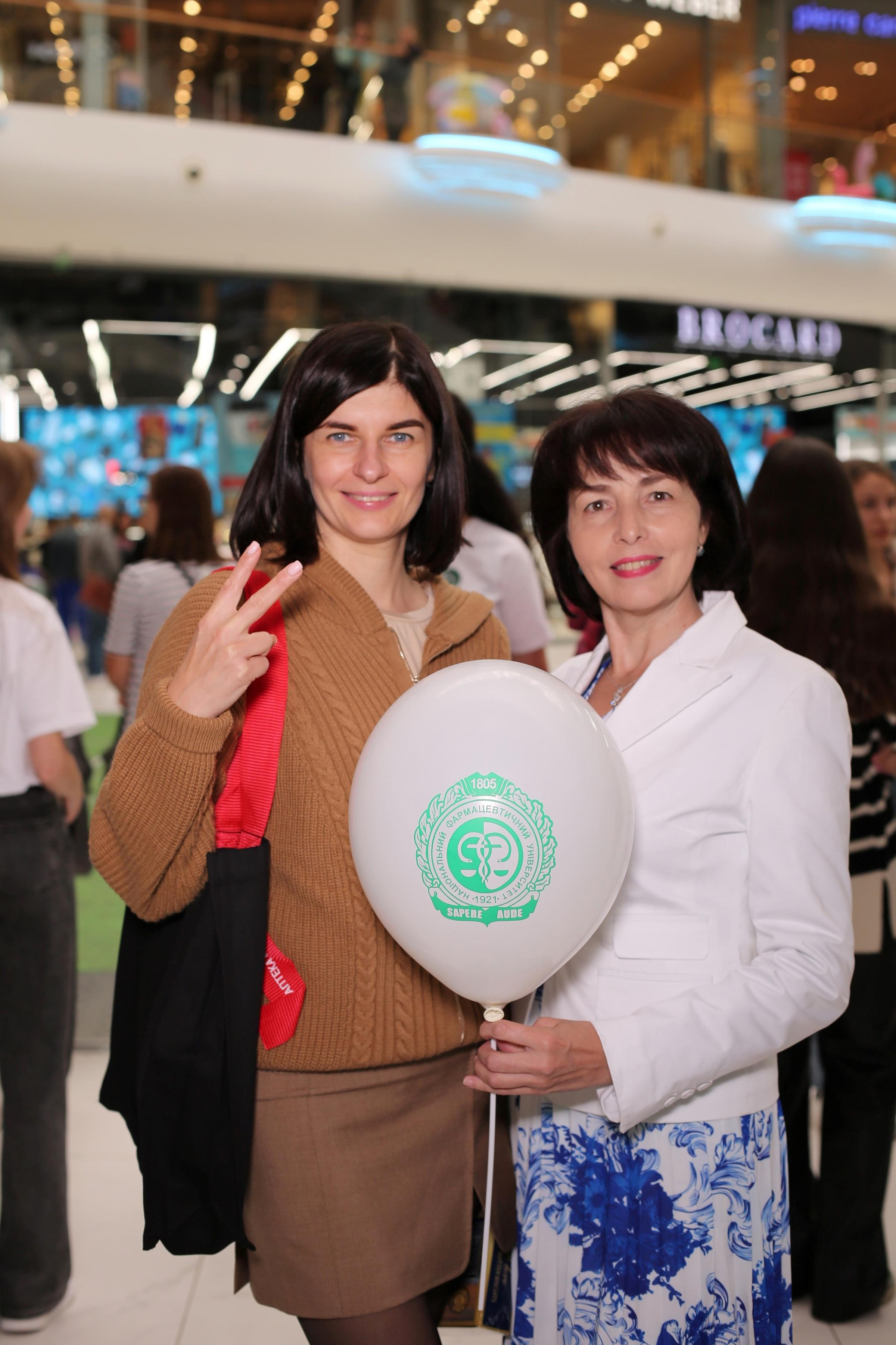 911 для НФАУ. Аренды интерактивных фотозон в Харькове