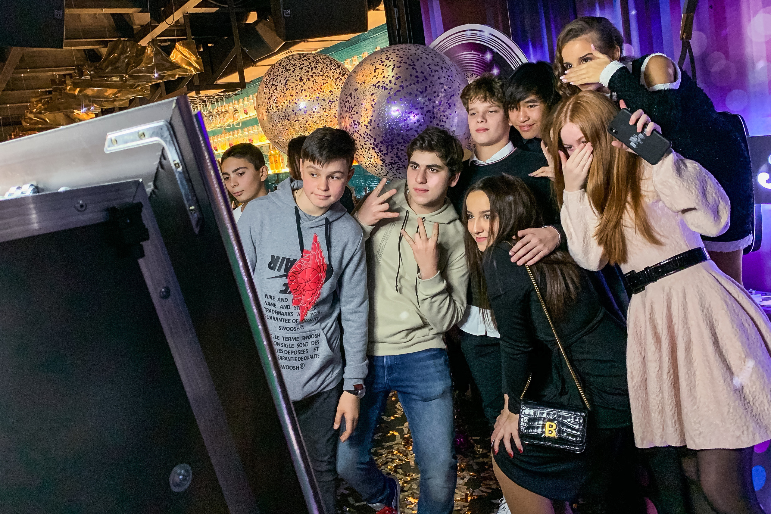 Селфи зеркало. Аренды интерактивных фотозон в Харькове