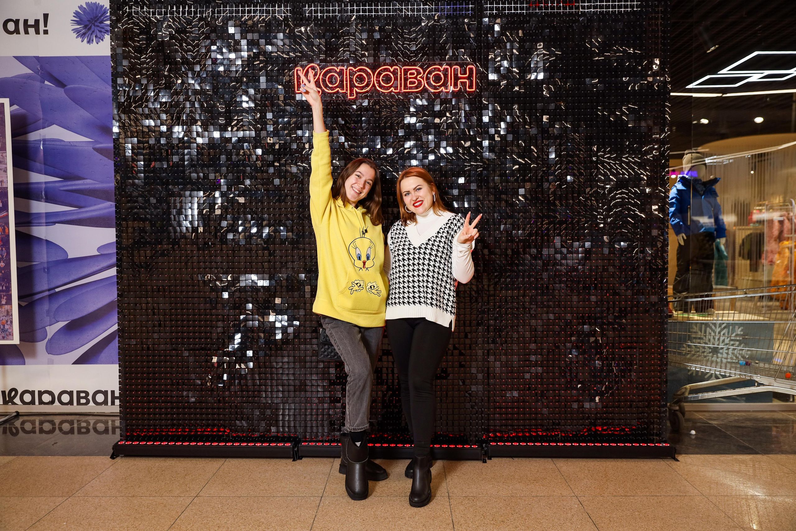 Фотомозаїка на 580 фото для ТРЦ Караван. Аренды интерактивных фотозон в Харькове