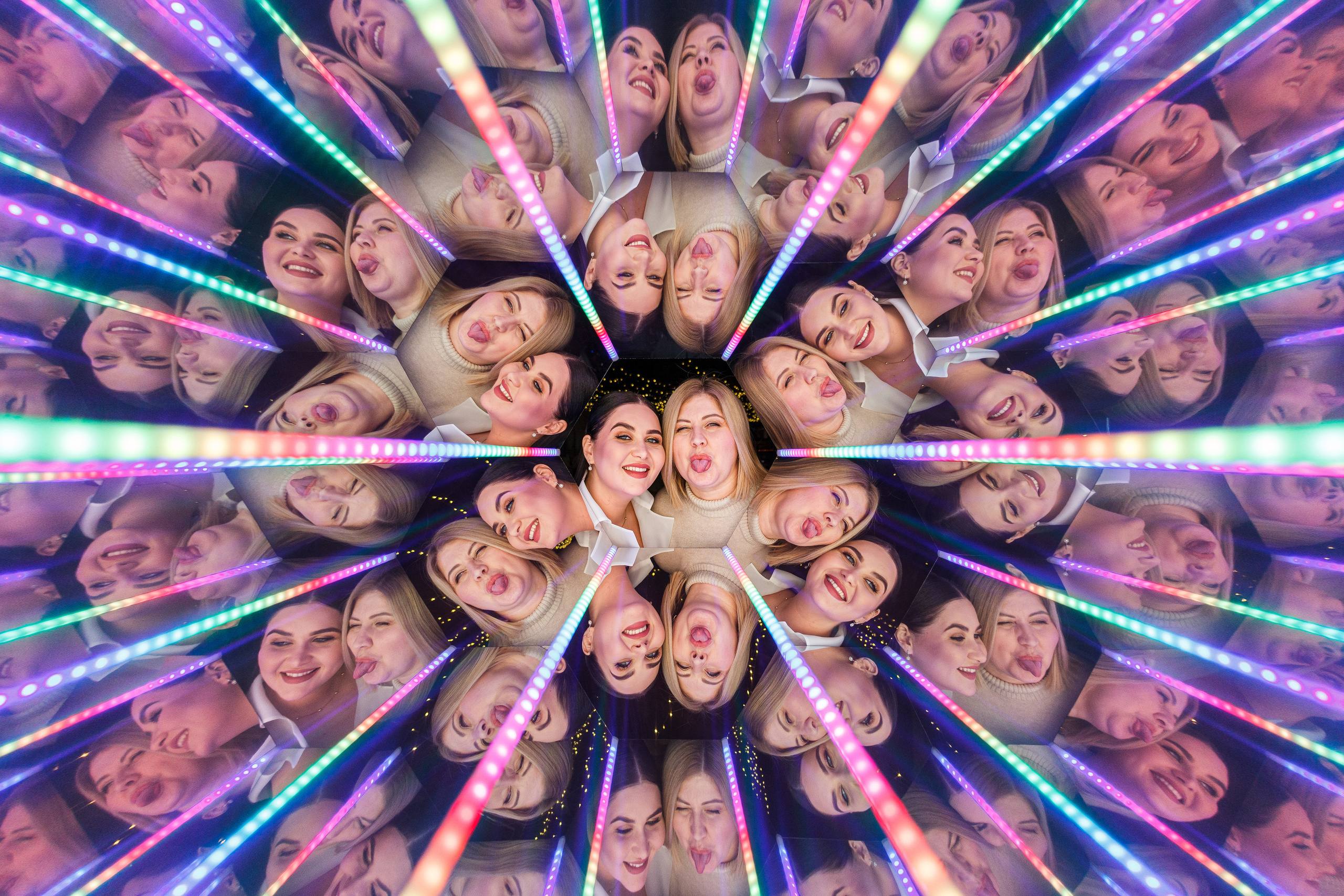 Калейдоскоп на свадьбе Алексея и Ання. Аренды интерактивных фотозон в Харькове