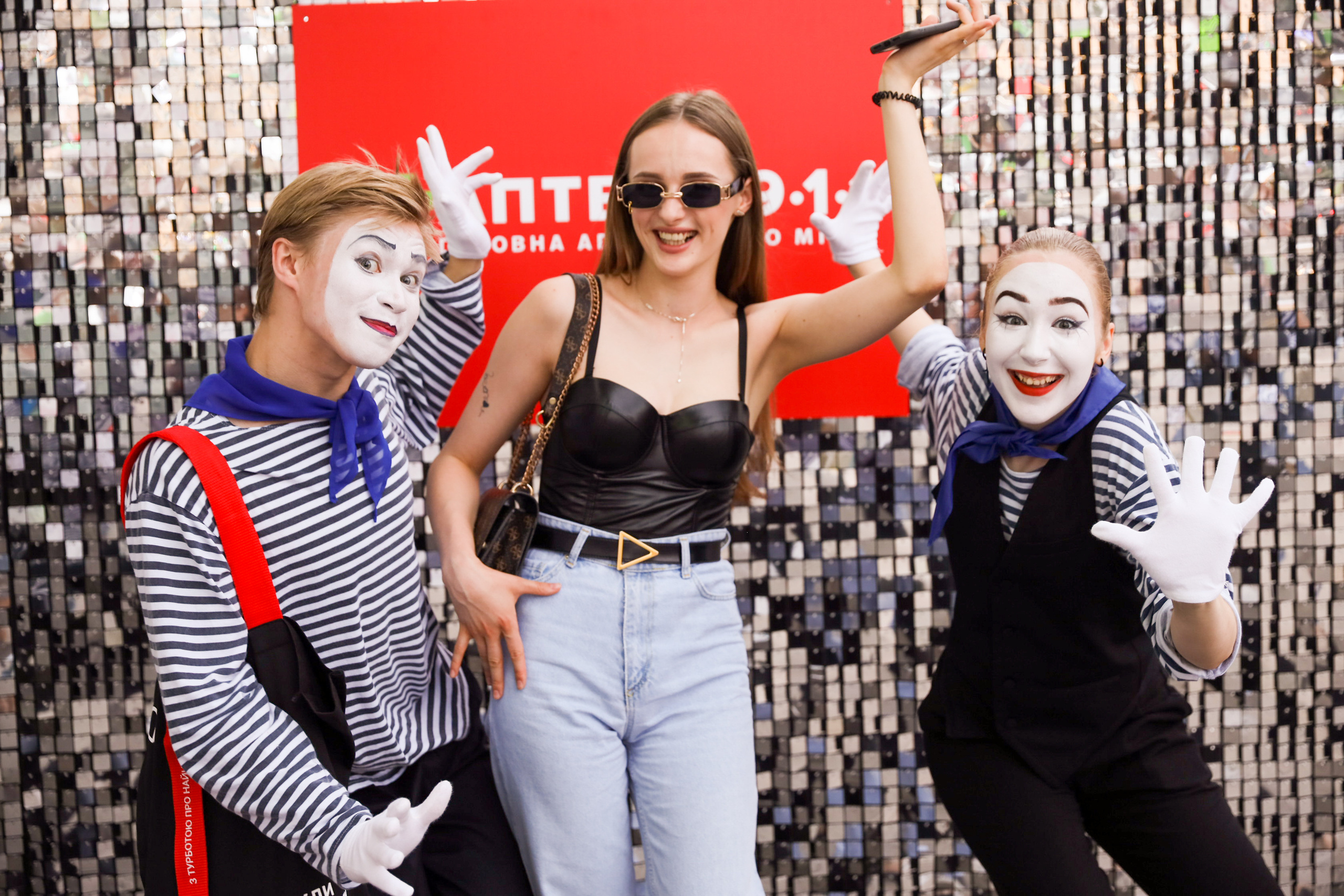 Аптека 911 (Фотомозаїка). Аренды интерактивных фотозон в Харькове