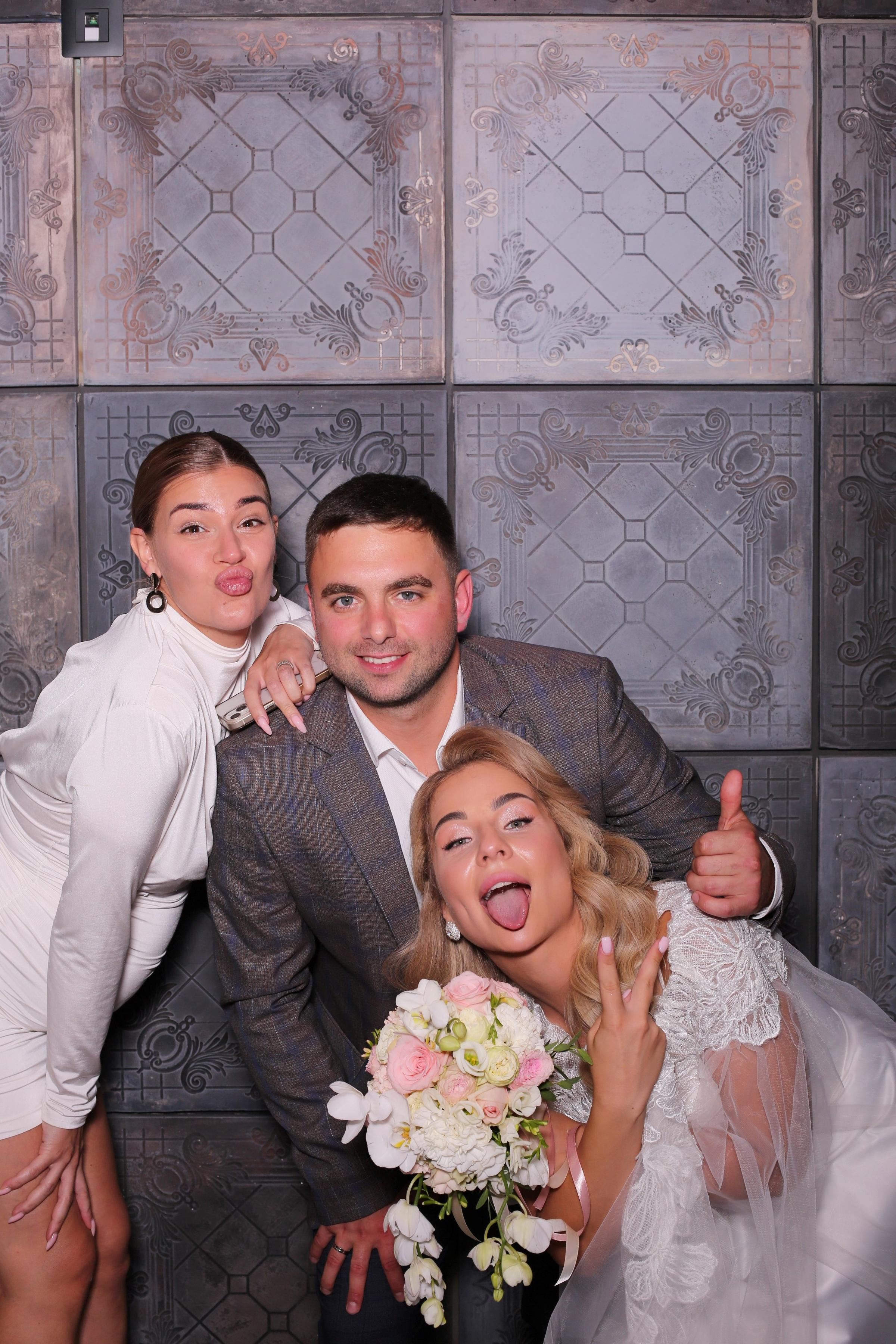 Євген та Вікторія (AiR PhotoBox). Аренды интерактивных фотозон в Харькове