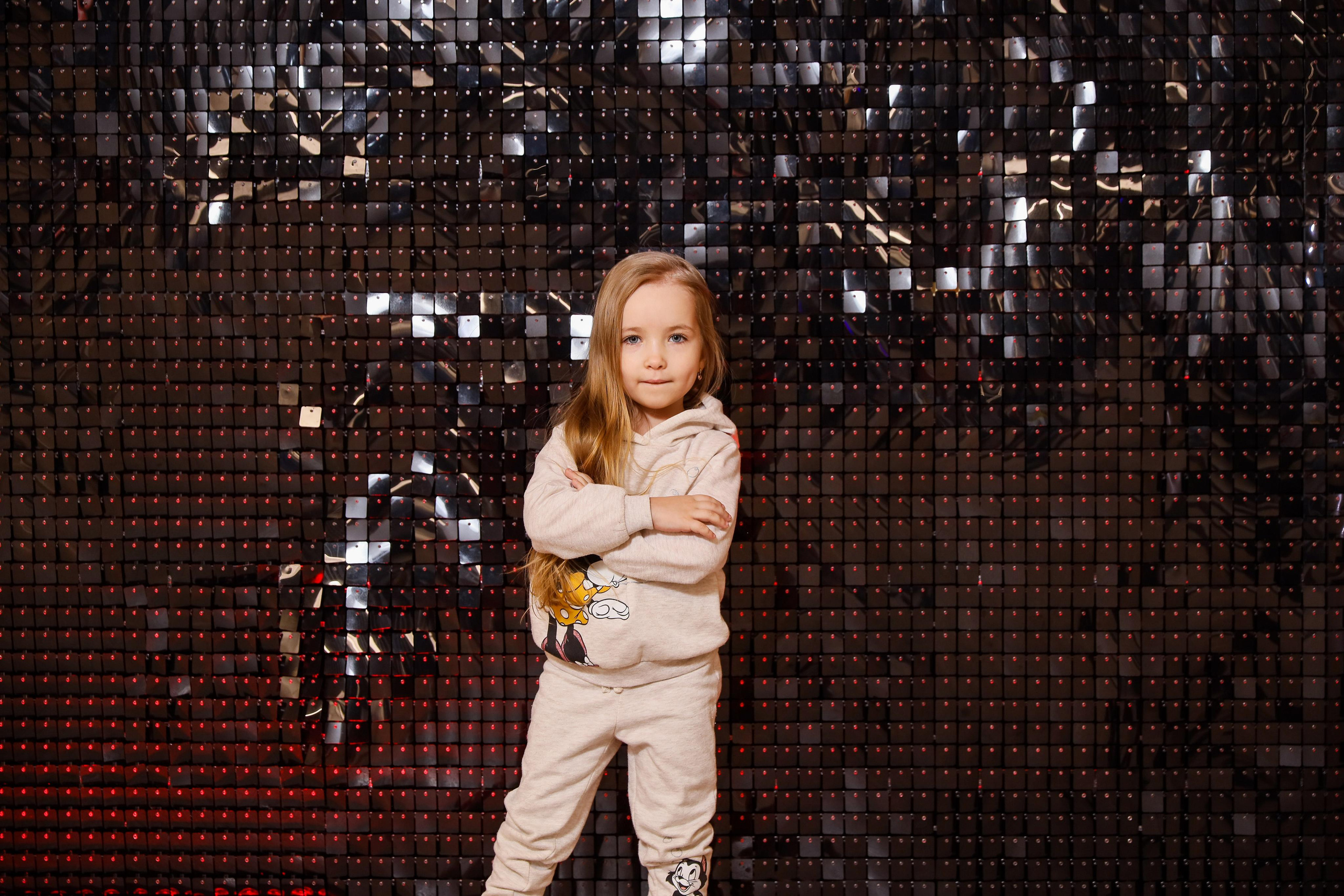 Фотомозаїка на 580 фото для ТРЦ Караван. Аренды интерактивных фотозон в Харькове