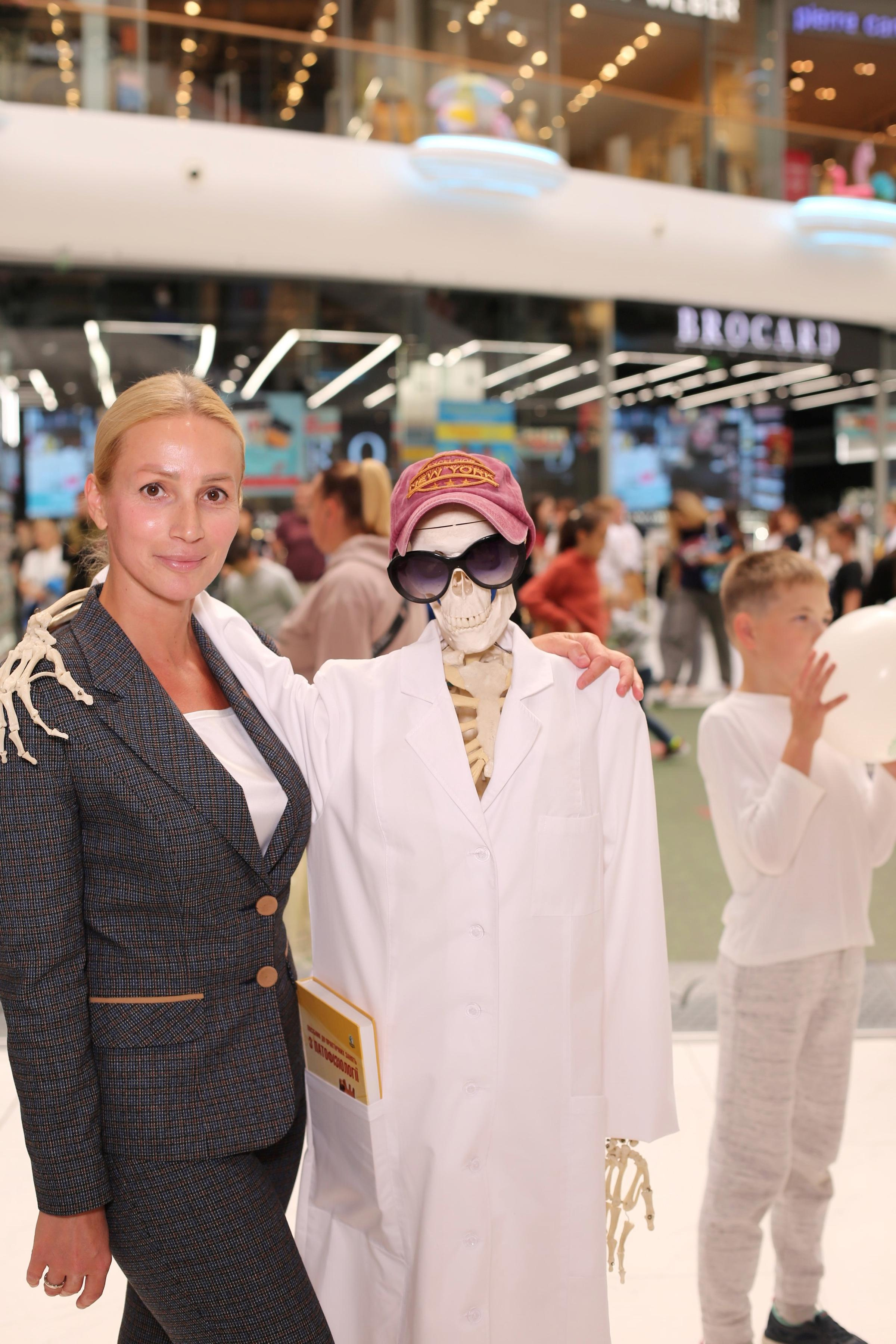 911 для НФАУ. Аренды интерактивных фотозон в Харькове