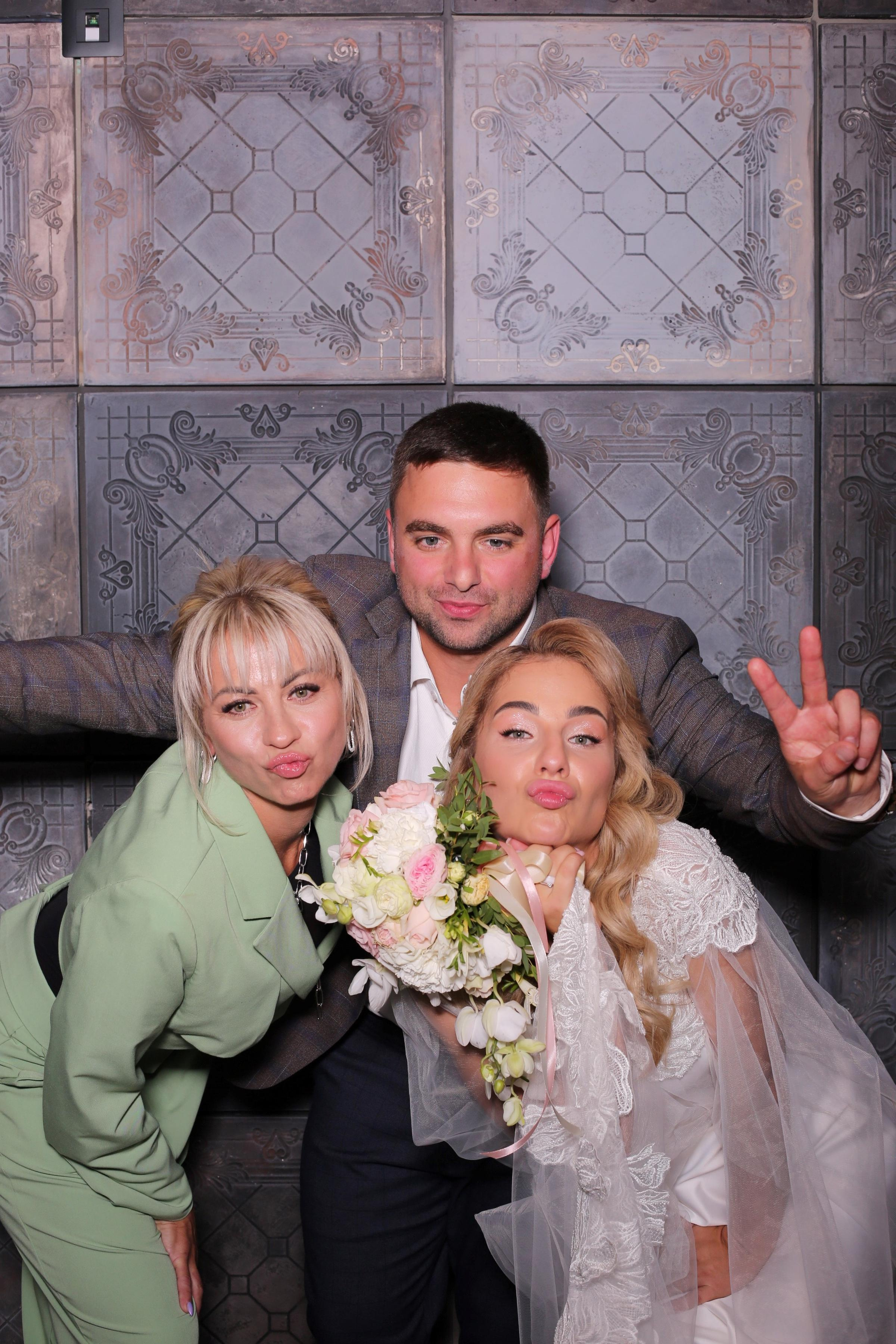 Євген та Вікторія (AiR PhotoBox). Аренды интерактивных фотозон в Харькове