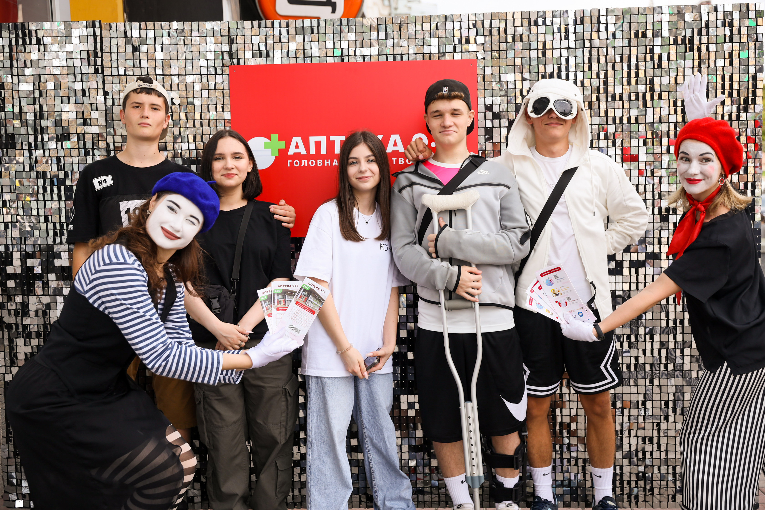 Аптека 911 (Фотомозаїка). Аренды интерактивных фотозон в Харькове