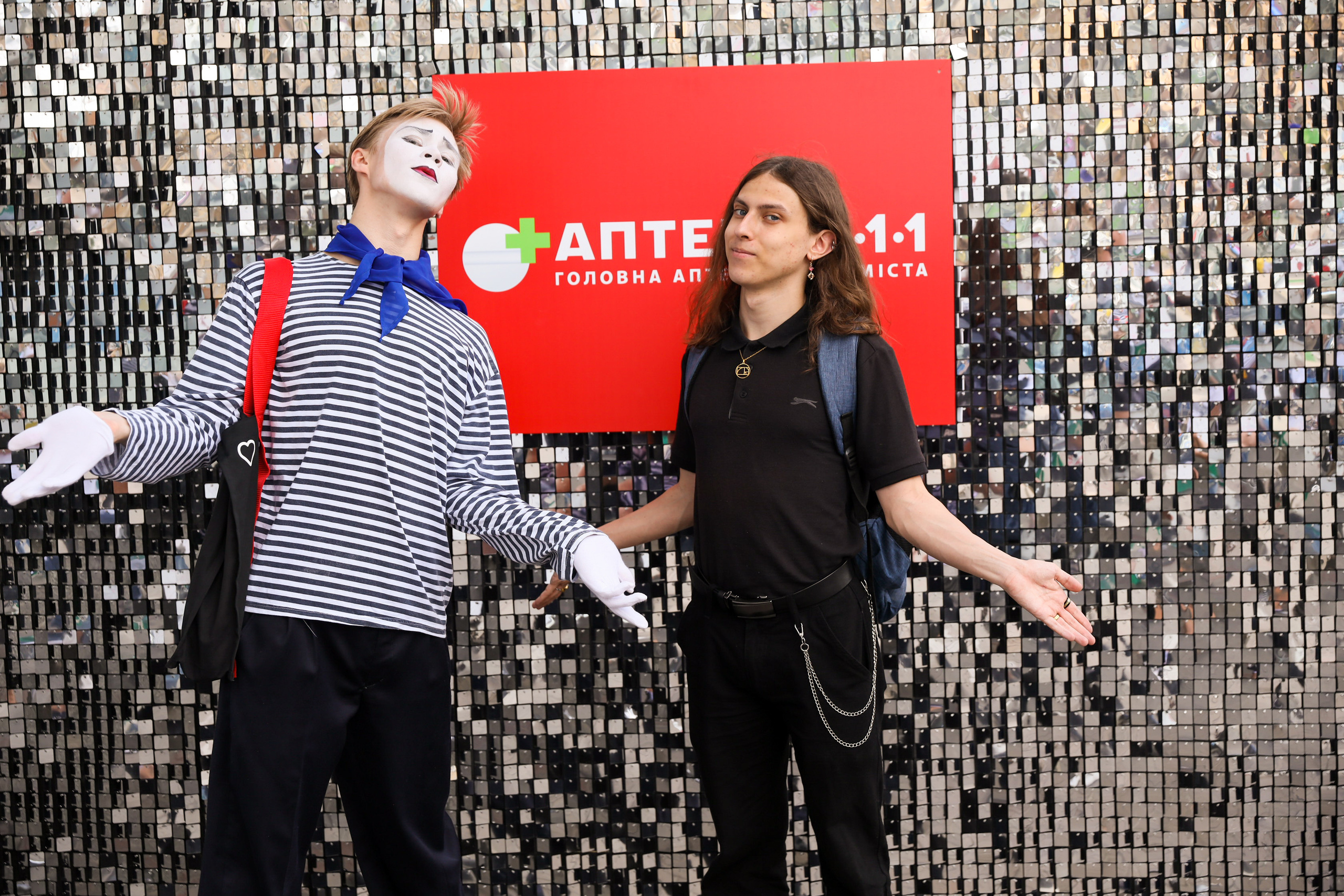 Аптека 911 (Фотомозаїка). Аренды интерактивных фотозон в Харькове