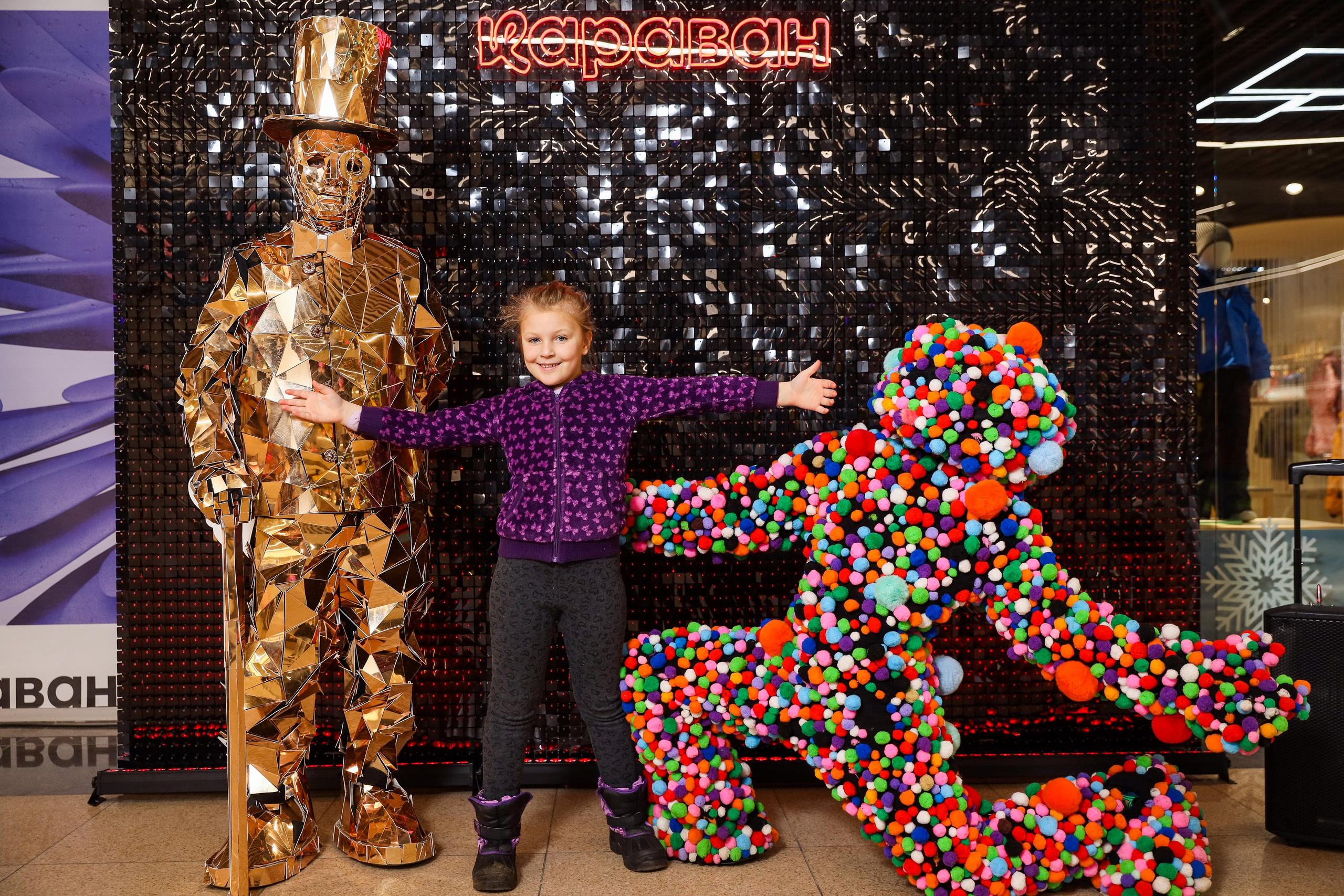 Фотомозаїка на 580 фото для ТРЦ Караван. Аренды интерактивных фотозон в Харькове