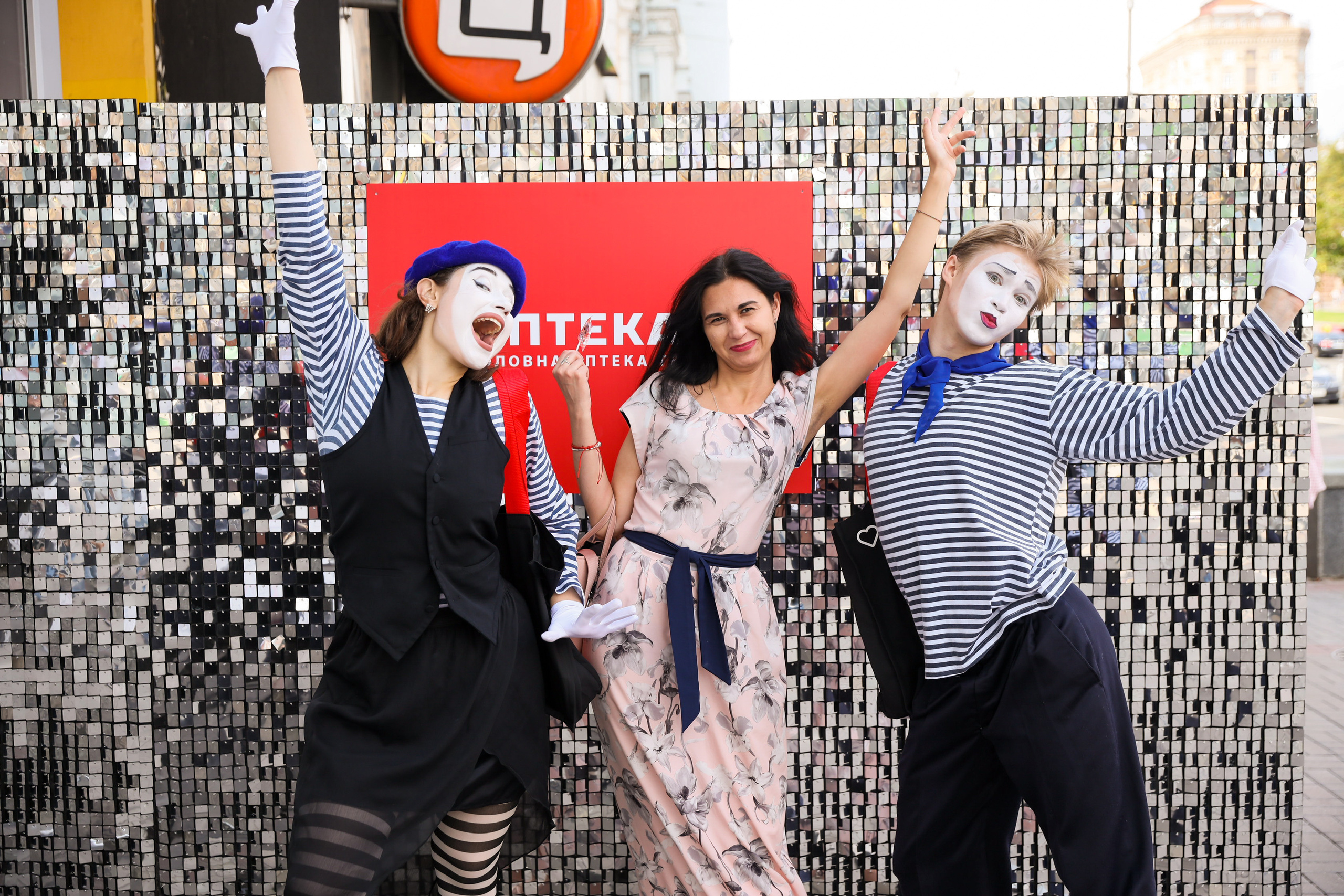 Аптека 911 (Фотомозаїка). Аренды интерактивных фотозон в Харькове