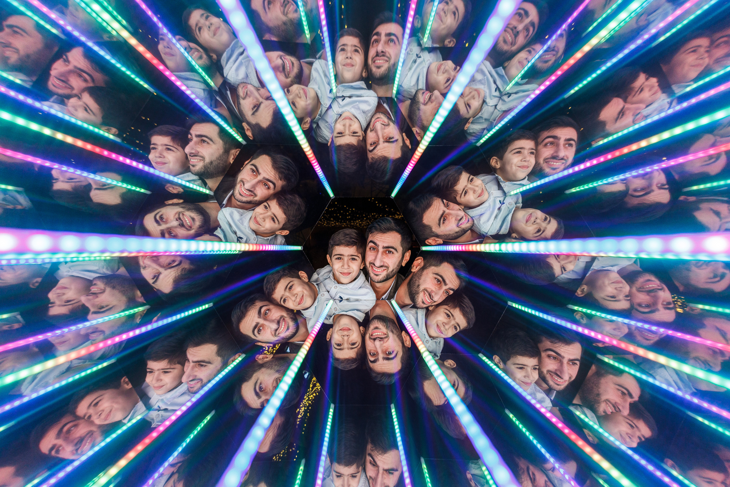 Калейдоскоп на свадьбе Алексея и Ання. Аренды интерактивных фотозон в Харькове