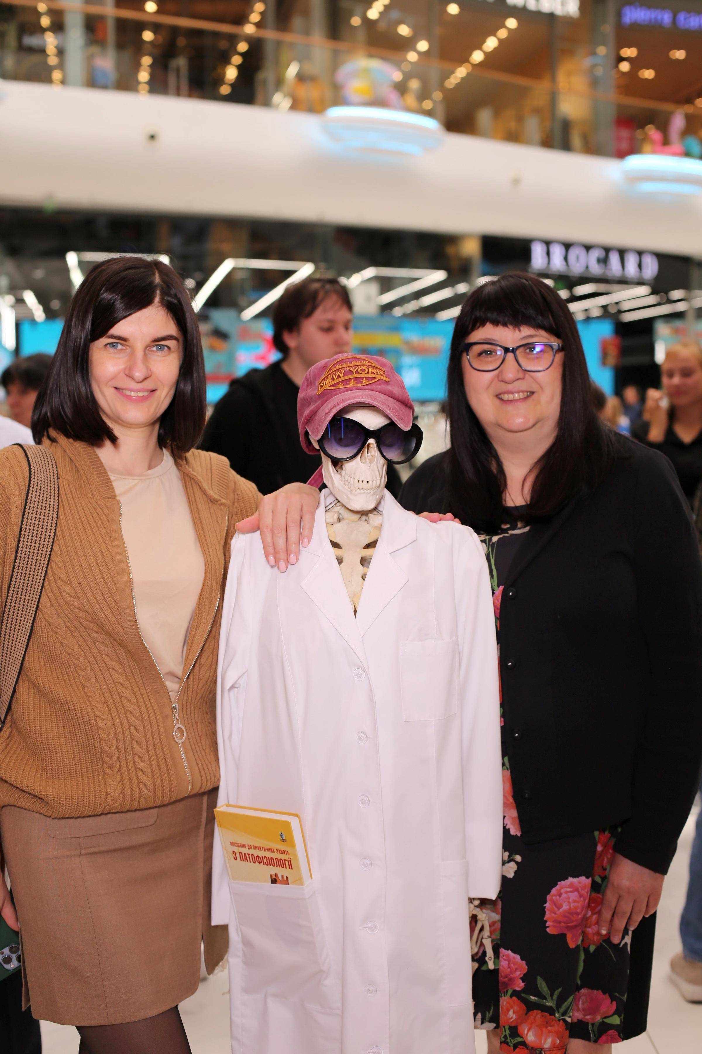 911 для НФАУ. Аренды интерактивных фотозон в Харькове